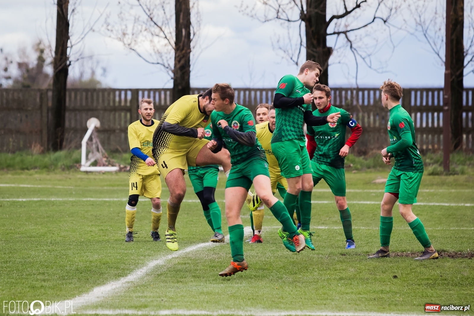 Zdjęcie w galerii na portalu naszraciborz.pl: Outsider napędził strachu wiceliderowi [FOTO] wiadomości z regionu
