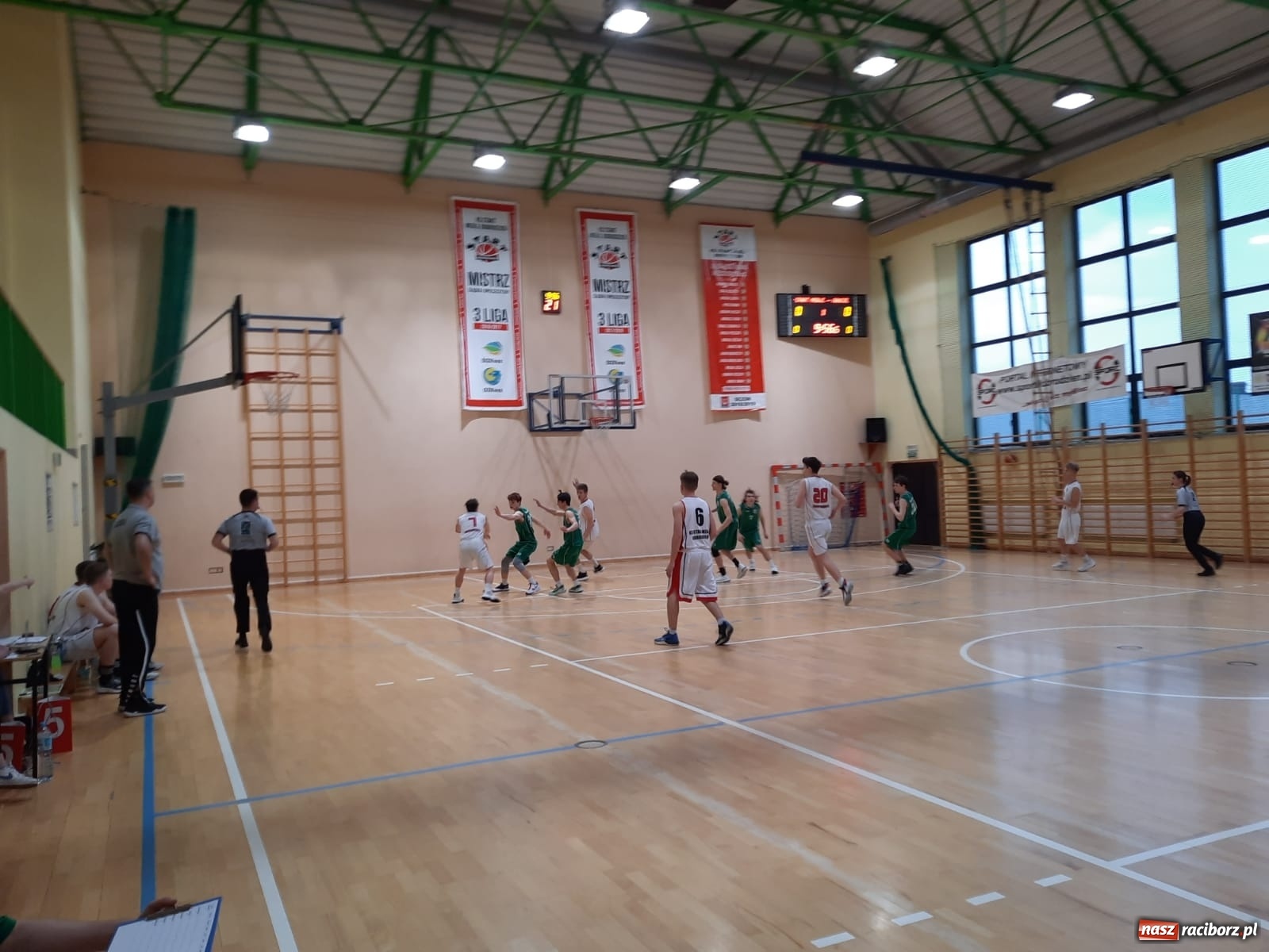 Zdjęcie w galerii na portalu naszraciborz.pl: Wyjazdowa potyczka koszykarzy MiniBasketball Racibórz wiadomości z regionu