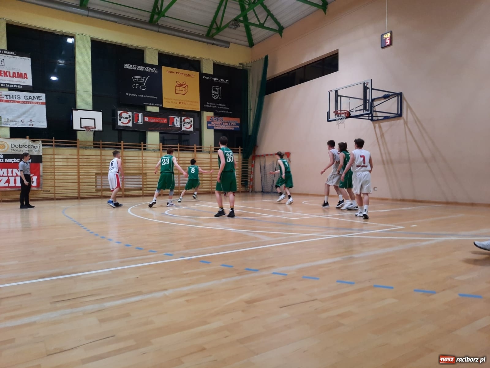 Zdjęcie w galerii na portalu naszraciborz.pl: Wyjazdowa potyczka koszykarzy MiniBasketball Racibórz wiadomości z regionu