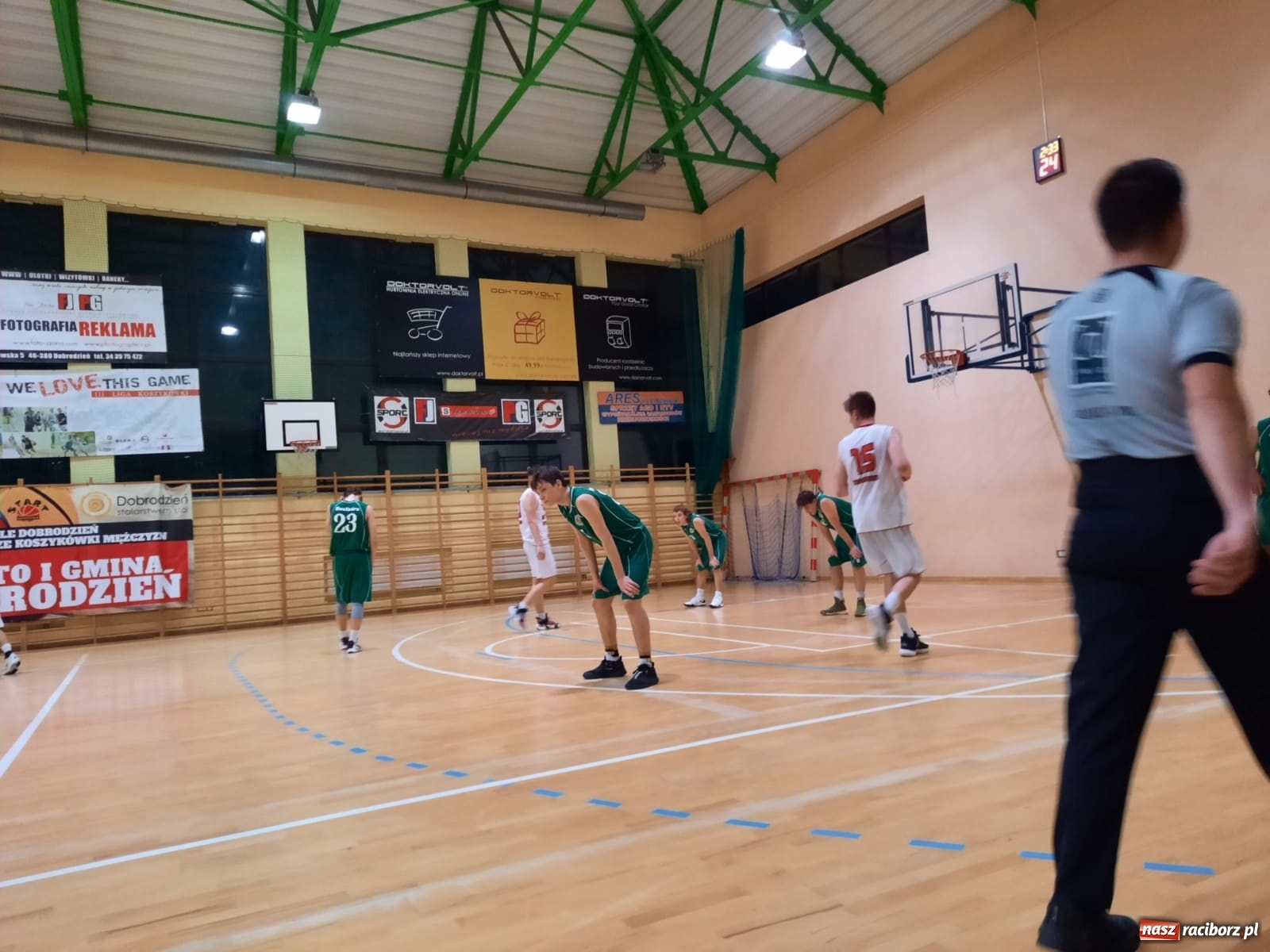 Zdjęcie w galerii na portalu naszraciborz.pl: Wyjazdowa potyczka koszykarzy MiniBasketball Racibórz wiadomości z regionu