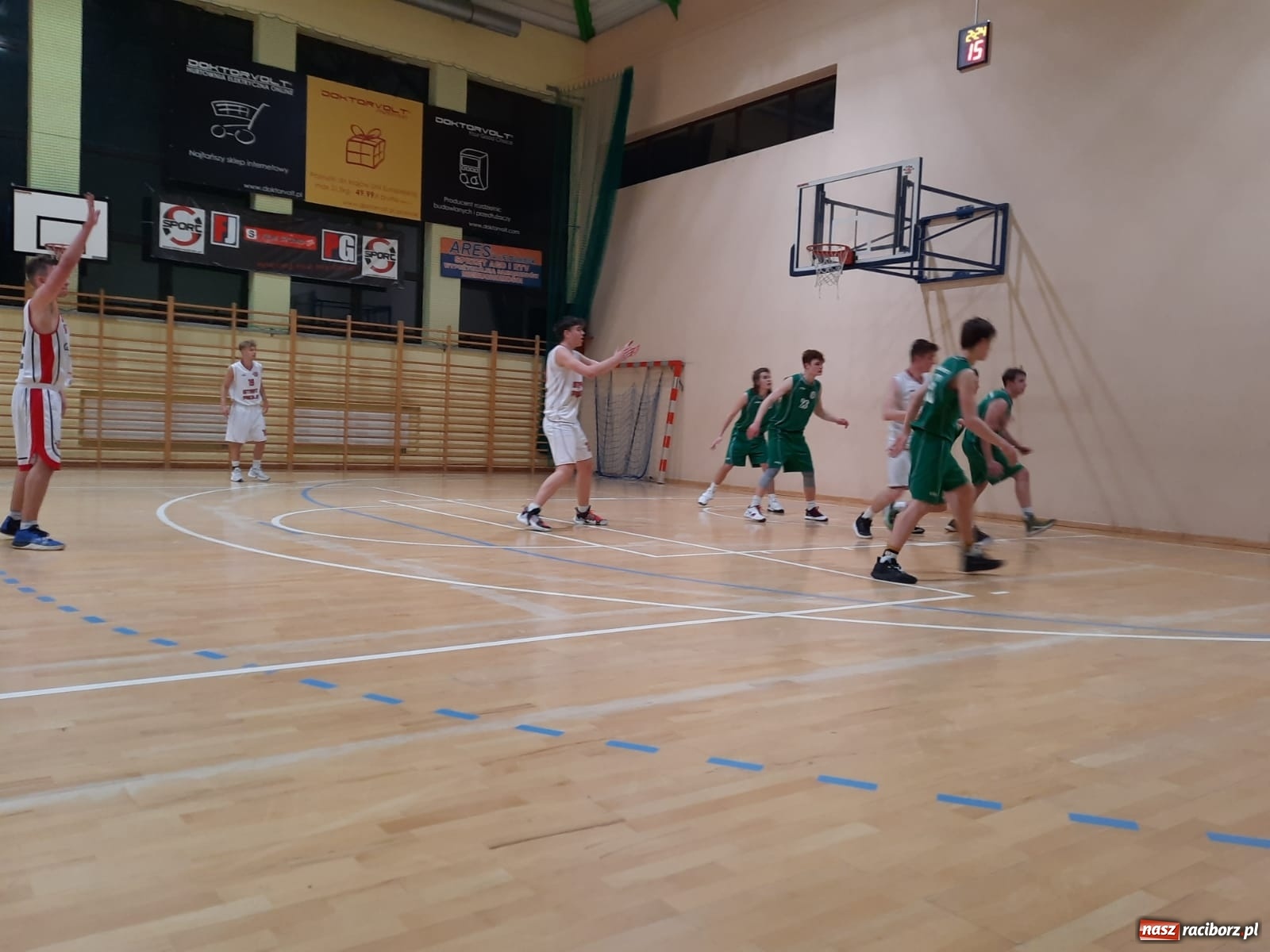 Zdjęcie w galerii na portalu naszraciborz.pl: Wyjazdowa potyczka koszykarzy MiniBasketball Racibórz wiadomości z regionu