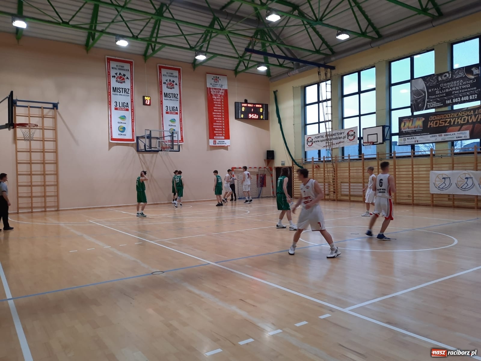 Zdjęcie w galerii na portalu naszraciborz.pl: Wyjazdowa potyczka koszykarzy MiniBasketball Racibórz wiadomości z regionu