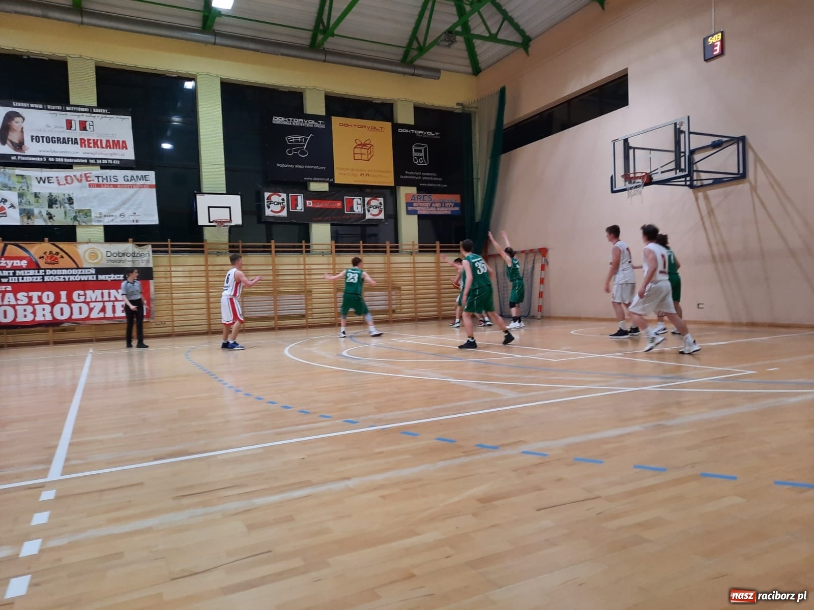 Zdjęcie w galerii na portalu naszraciborz.pl: Wyjazdowa potyczka koszykarzy MiniBasketball Racibórz wiadomości z regionu