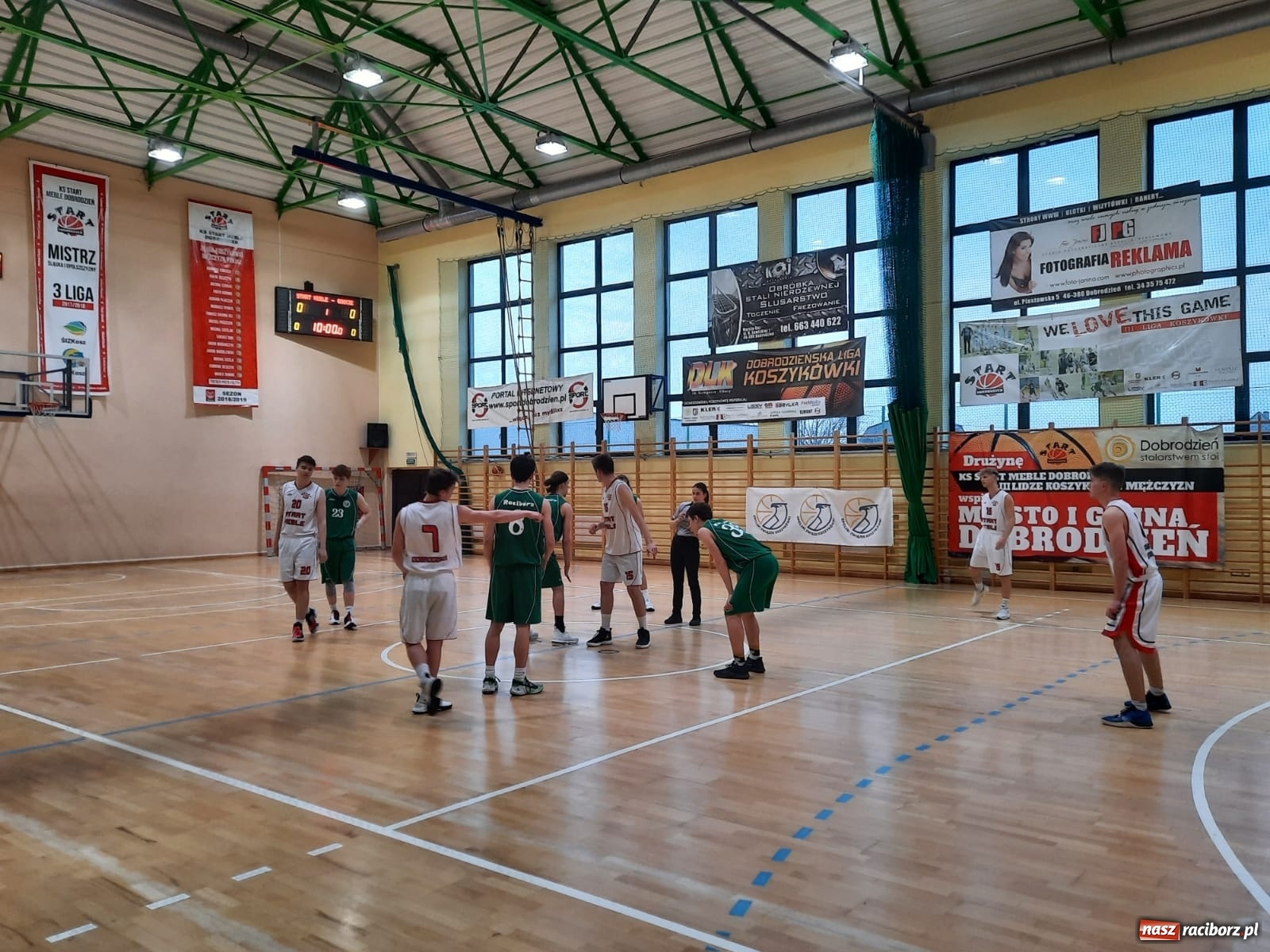 Zdjęcie w galerii na portalu naszraciborz.pl: Wyjazdowa potyczka koszykarzy MiniBasketball Racibórz wiadomości z regionu