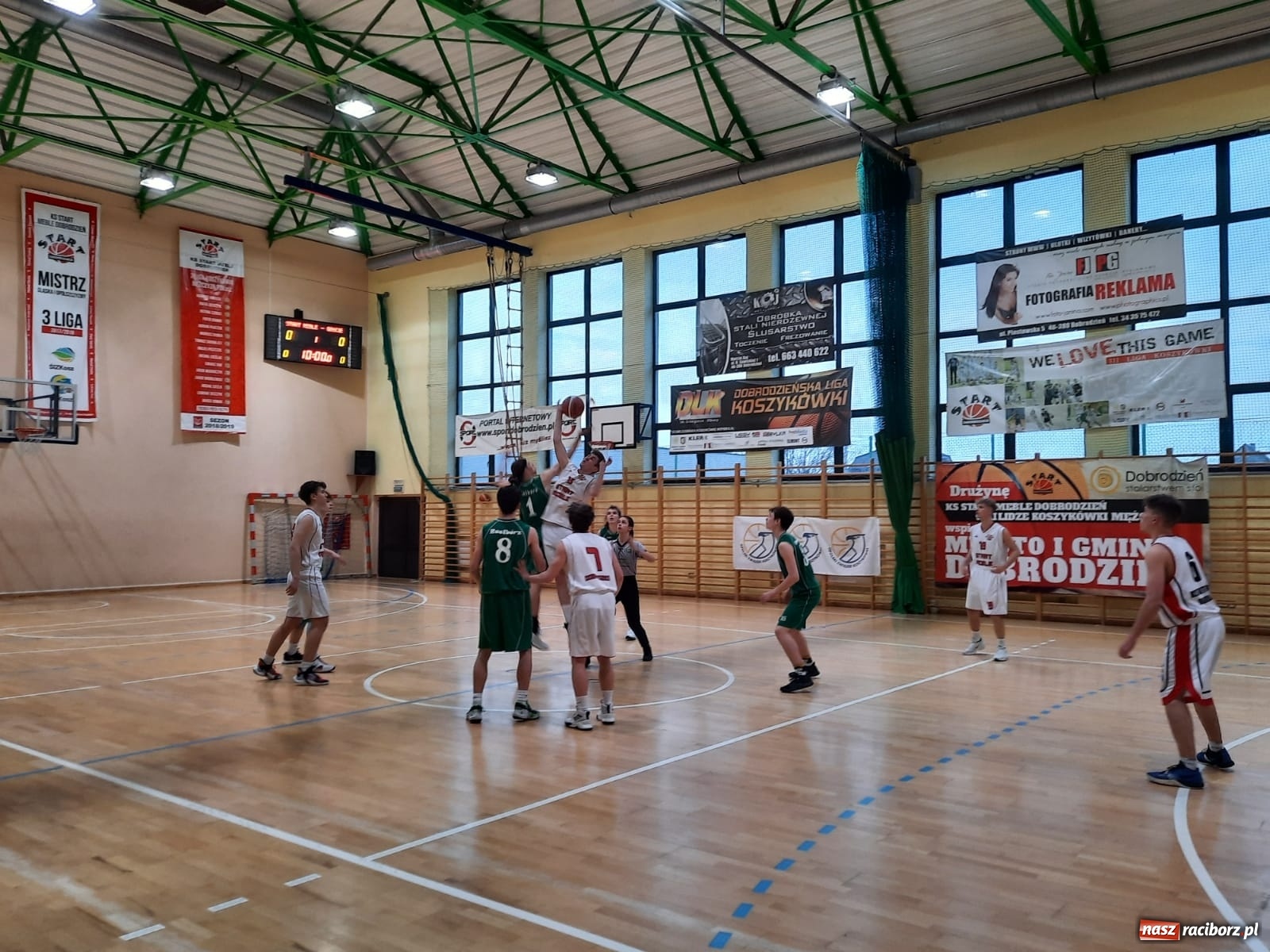 Zdjęcie w galerii na portalu naszraciborz.pl: Wyjazdowa potyczka koszykarzy MiniBasketball Racibórz wiadomości z regionu