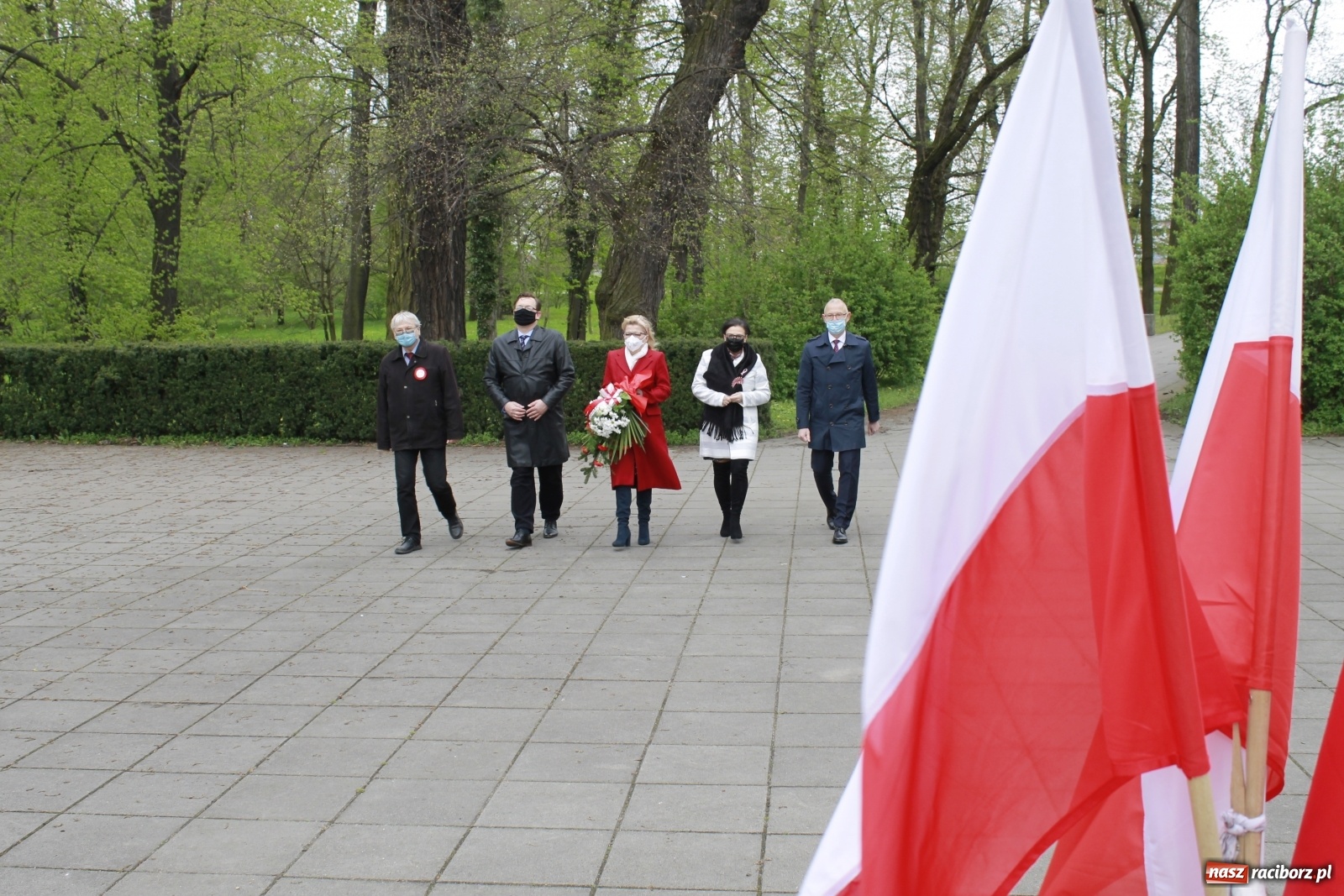 Zdjęcie w galerii na portalu naszraciborz.pl: Delegacje pod Pomnikiem Powstańców Śląskich wiadomości z regionu