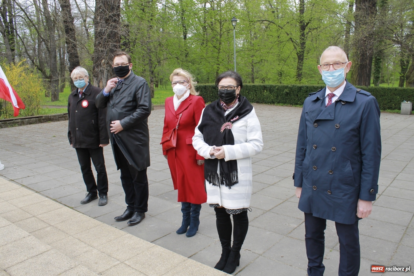 Zdjęcie w galerii na portalu naszraciborz.pl: Delegacje pod Pomnikiem Powstańców Śląskich wiadomości z regionu
