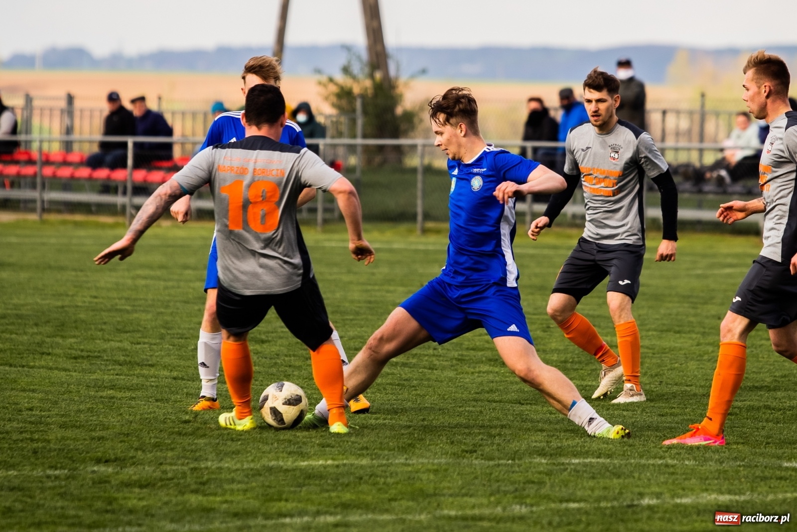 Zdjęcie w galerii na portalu naszraciborz.pl: Borucin znów zwycięski. Marklowice na kolanach [FOTO] wiadomości z regionu