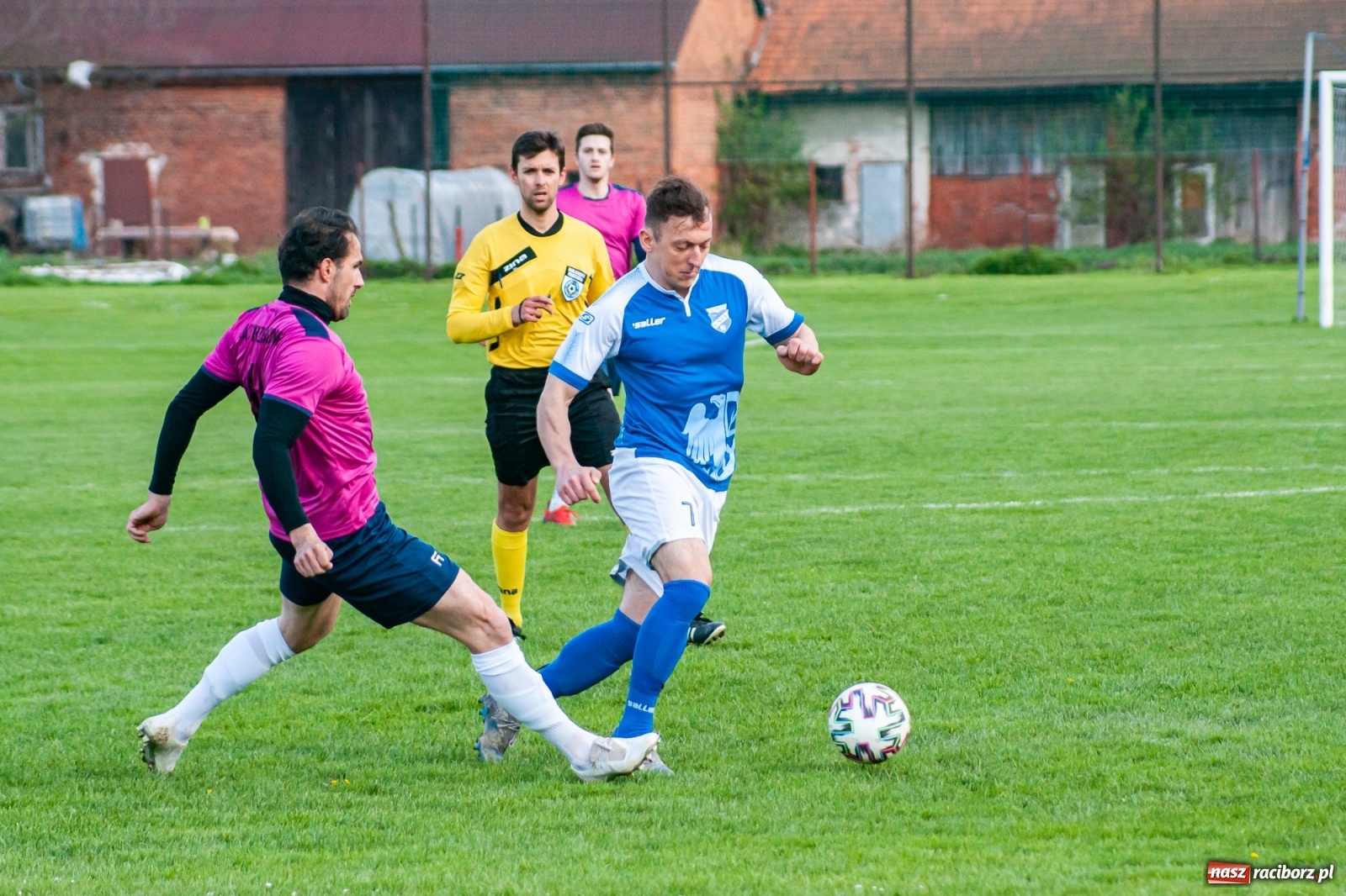 Zdjęcie w galerii na portalu naszraciborz.pl: Unia Racibórz nie potrafi odbić się od dna. Kolejna wygrana Krzyżanowic [FOTO] wiadomości z regionu