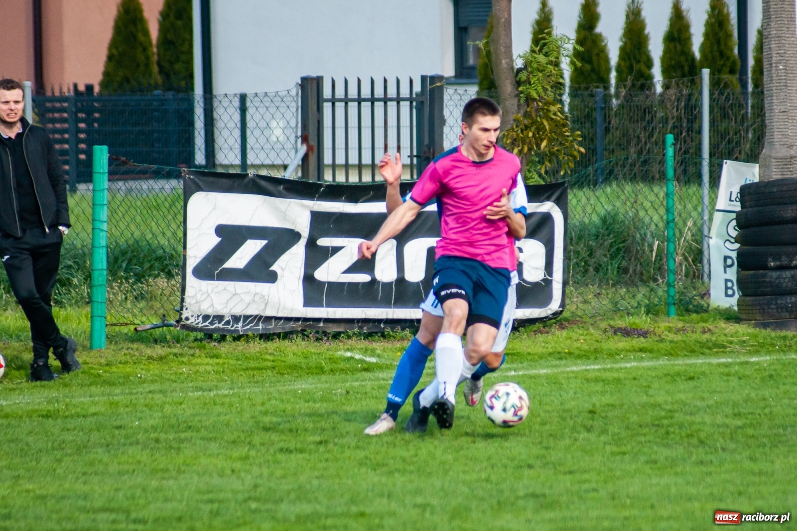 Zdjęcie w galerii na portalu naszraciborz.pl: Unia Racibórz nie potrafi odbić się od dna. Kolejna wygrana Krzyżanowic [FOTO] wiadomości z regionu