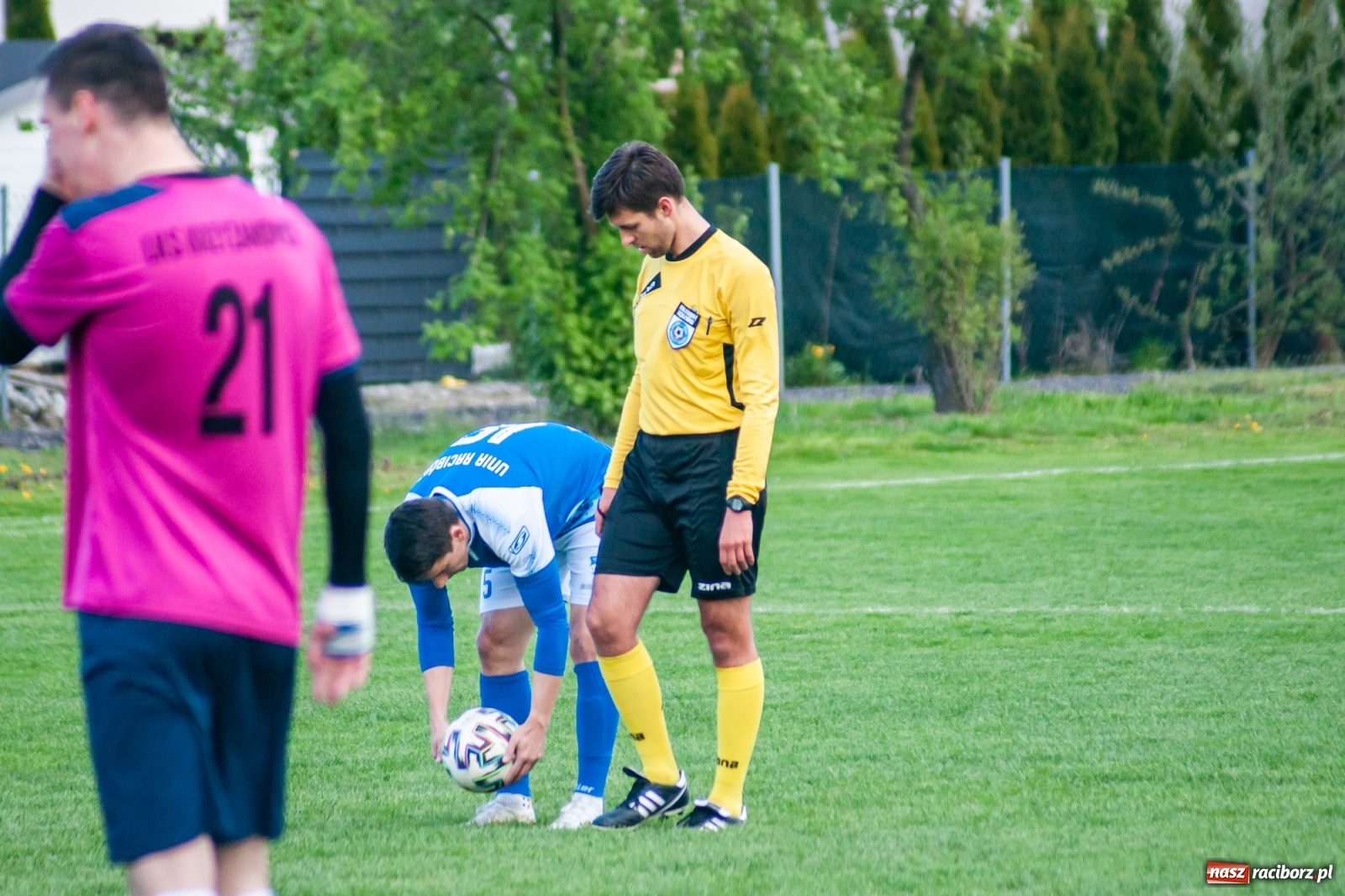 Zdjęcie w galerii na portalu naszraciborz.pl: Unia Racibórz nie potrafi odbić się od dna. Kolejna wygrana Krzyżanowic [FOTO] wiadomości z regionu