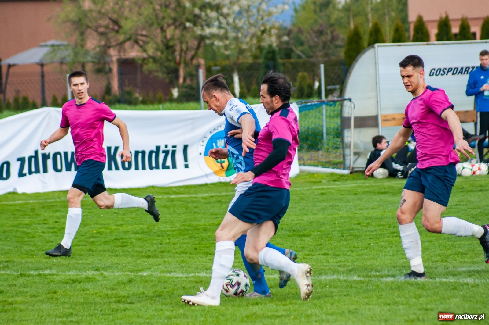 Zdjęcie w galerii na portalu naszraciborz.pl: Unia Racibórz nie potrafi odbić się od dna. Kolejna wygrana Krzyżanowic [FOTO] wiadomości z regionu