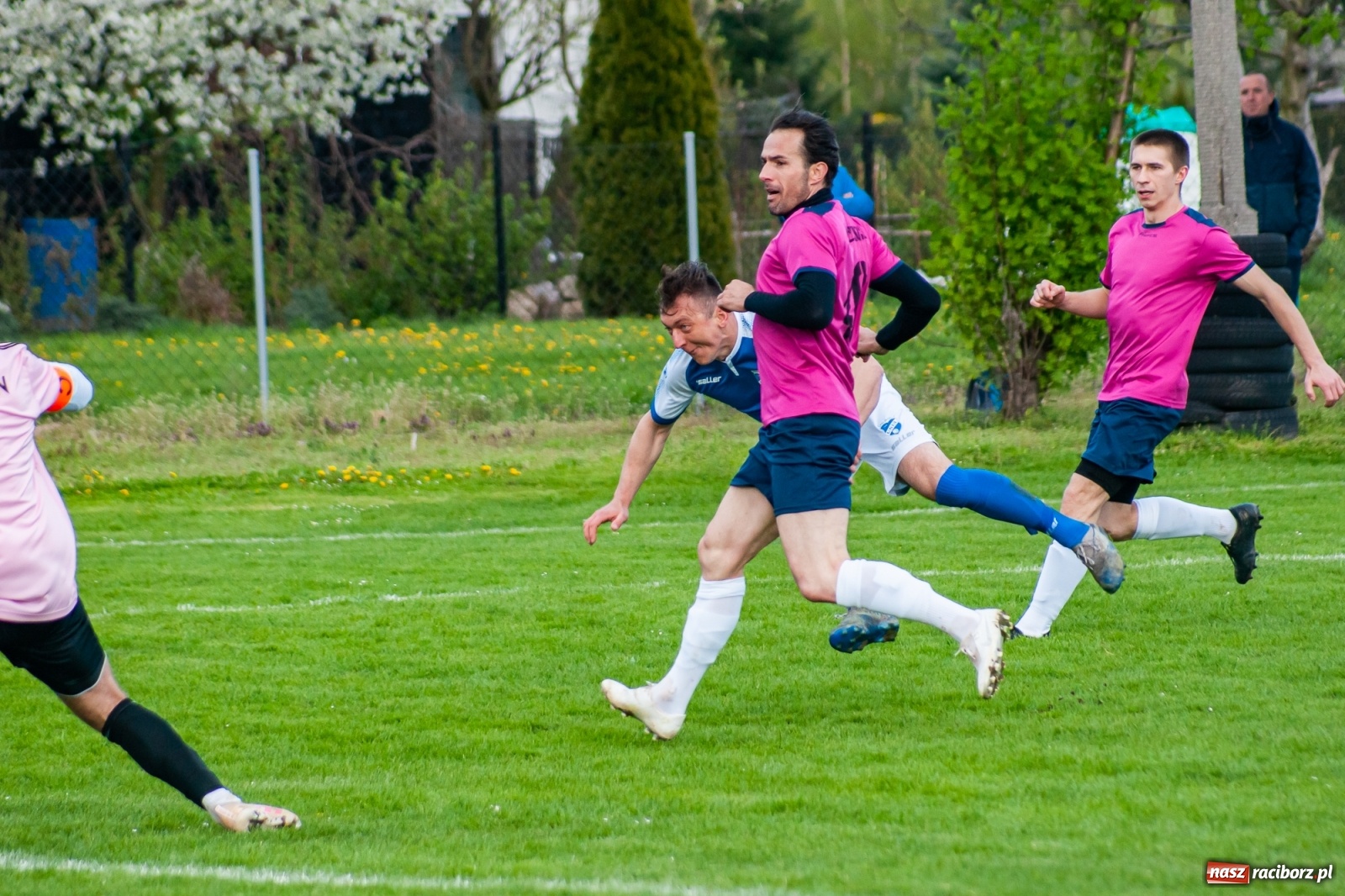 Zdjęcie w galerii na portalu naszraciborz.pl: Unia Racibórz nie potrafi odbić się od dna. Kolejna wygrana Krzyżanowic [FOTO] wiadomości z regionu