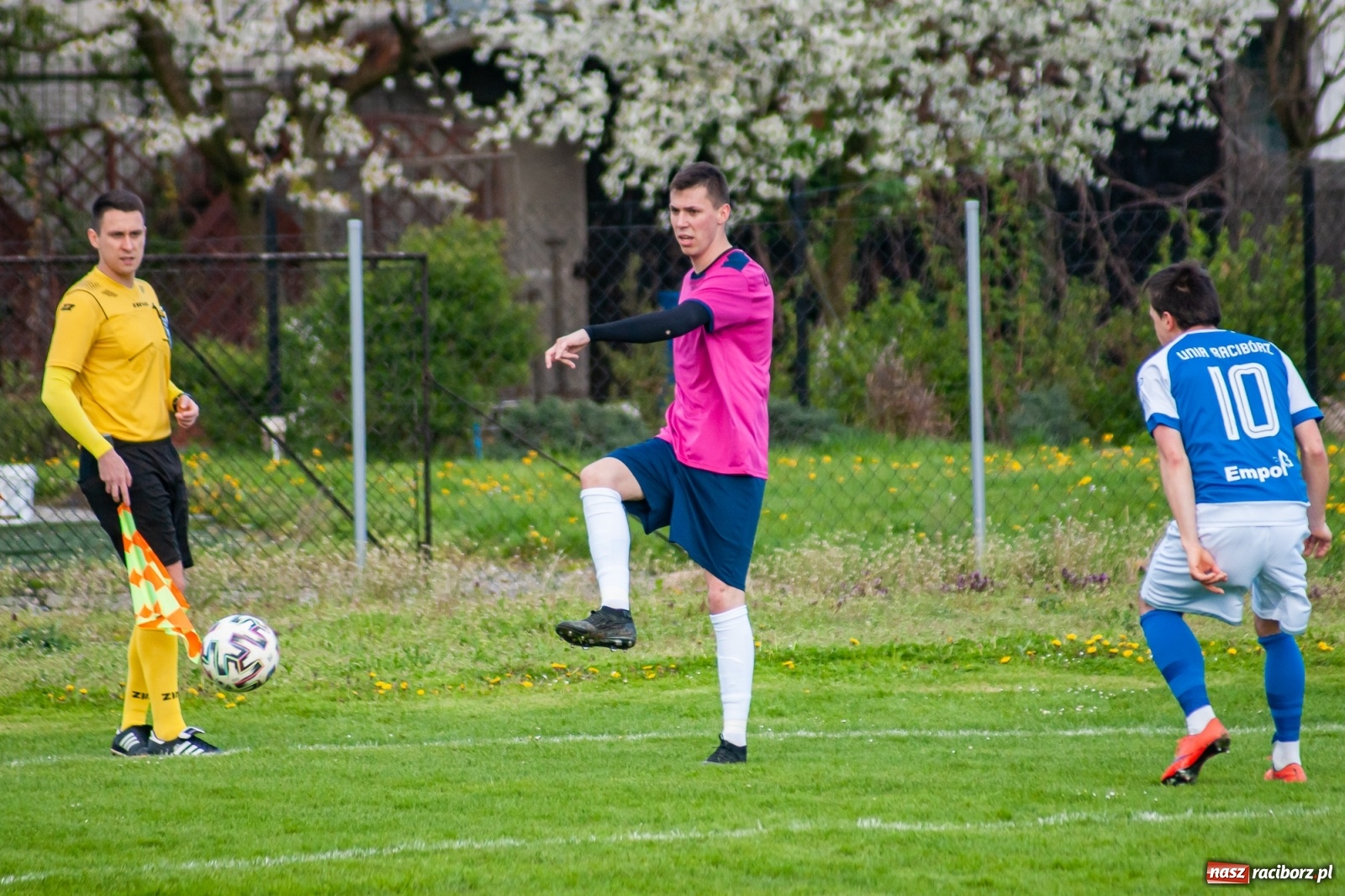 Zdjęcie w galerii na portalu naszraciborz.pl: Unia Racibórz nie potrafi odbić się od dna. Kolejna wygrana Krzyżanowic [FOTO] wiadomości z regionu