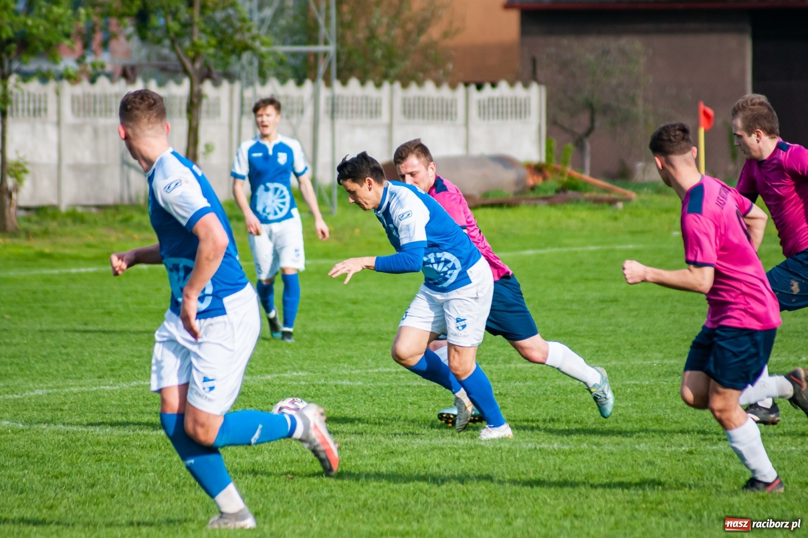 Zdjęcie w galerii na portalu naszraciborz.pl: Unia Racibórz nie potrafi odbić się od dna. Kolejna wygrana Krzyżanowic [FOTO] wiadomości z regionu