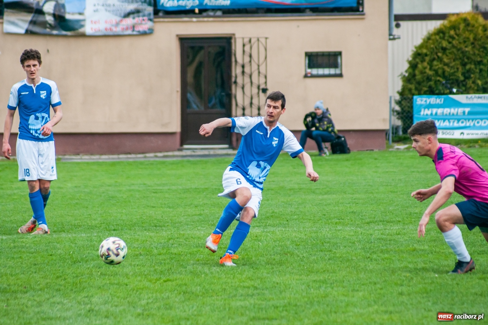 Zdjęcie w galerii na portalu naszraciborz.pl: Unia Racibórz nie potrafi odbić się od dna. Kolejna wygrana Krzyżanowic [FOTO] wiadomości z regionu