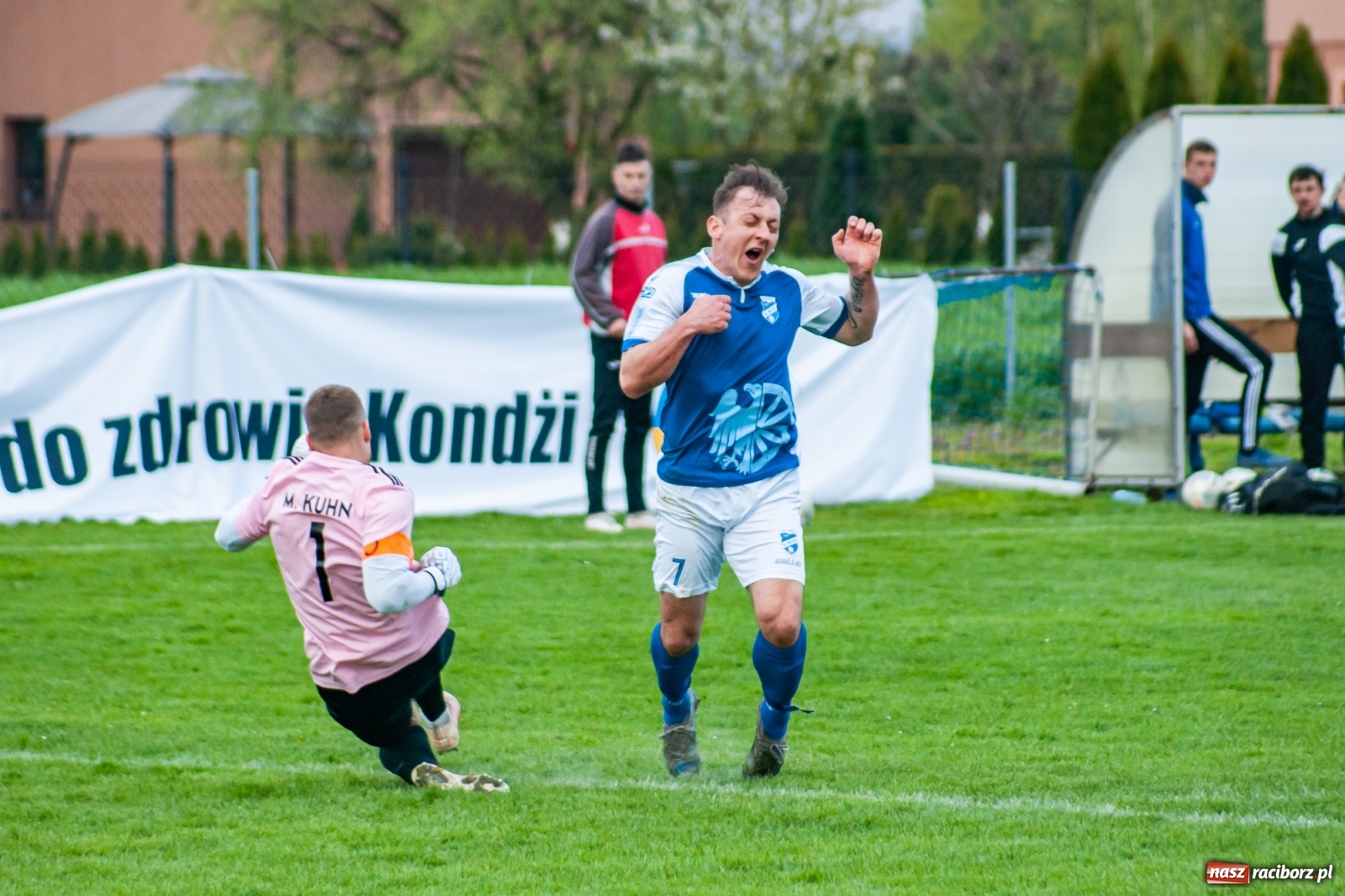 Zdjęcie w galerii na portalu naszraciborz.pl: Unia Racibórz nie potrafi odbić się od dna. Kolejna wygrana Krzyżanowic [FOTO] wiadomości z regionu