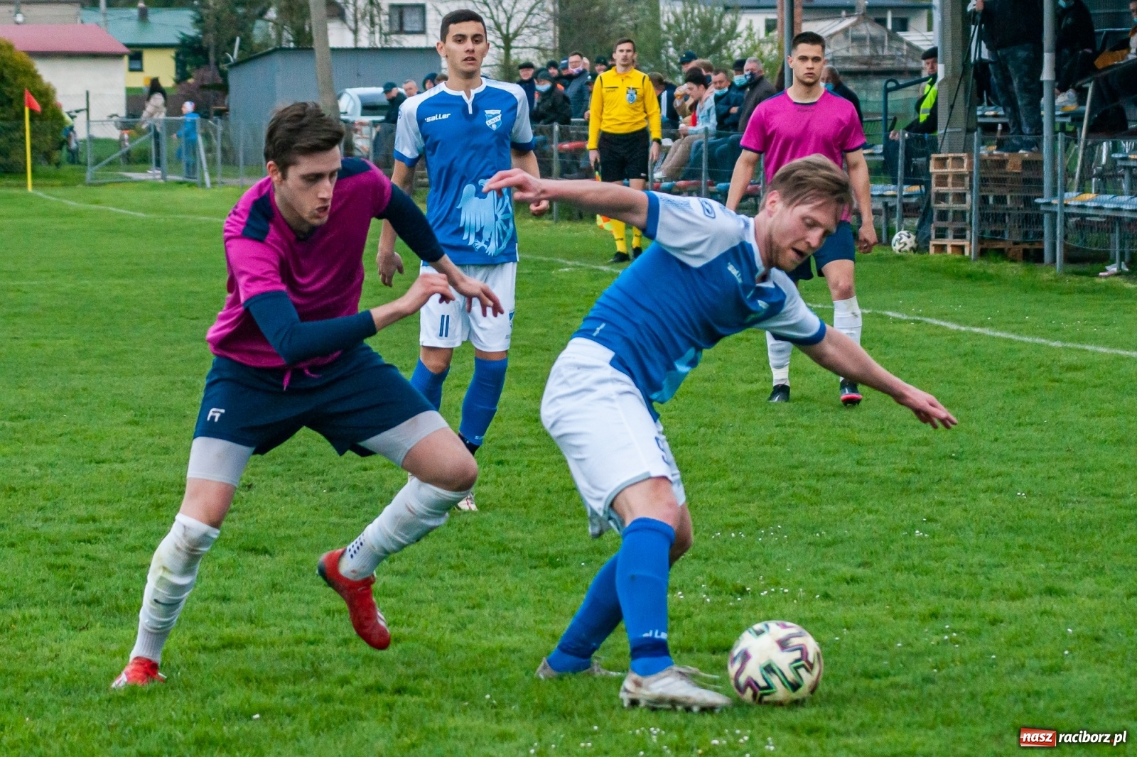 Zdjęcie w galerii na portalu naszraciborz.pl: Unia Racibórz nie potrafi odbić się od dna. Kolejna wygrana Krzyżanowic [FOTO] wiadomości z regionu
