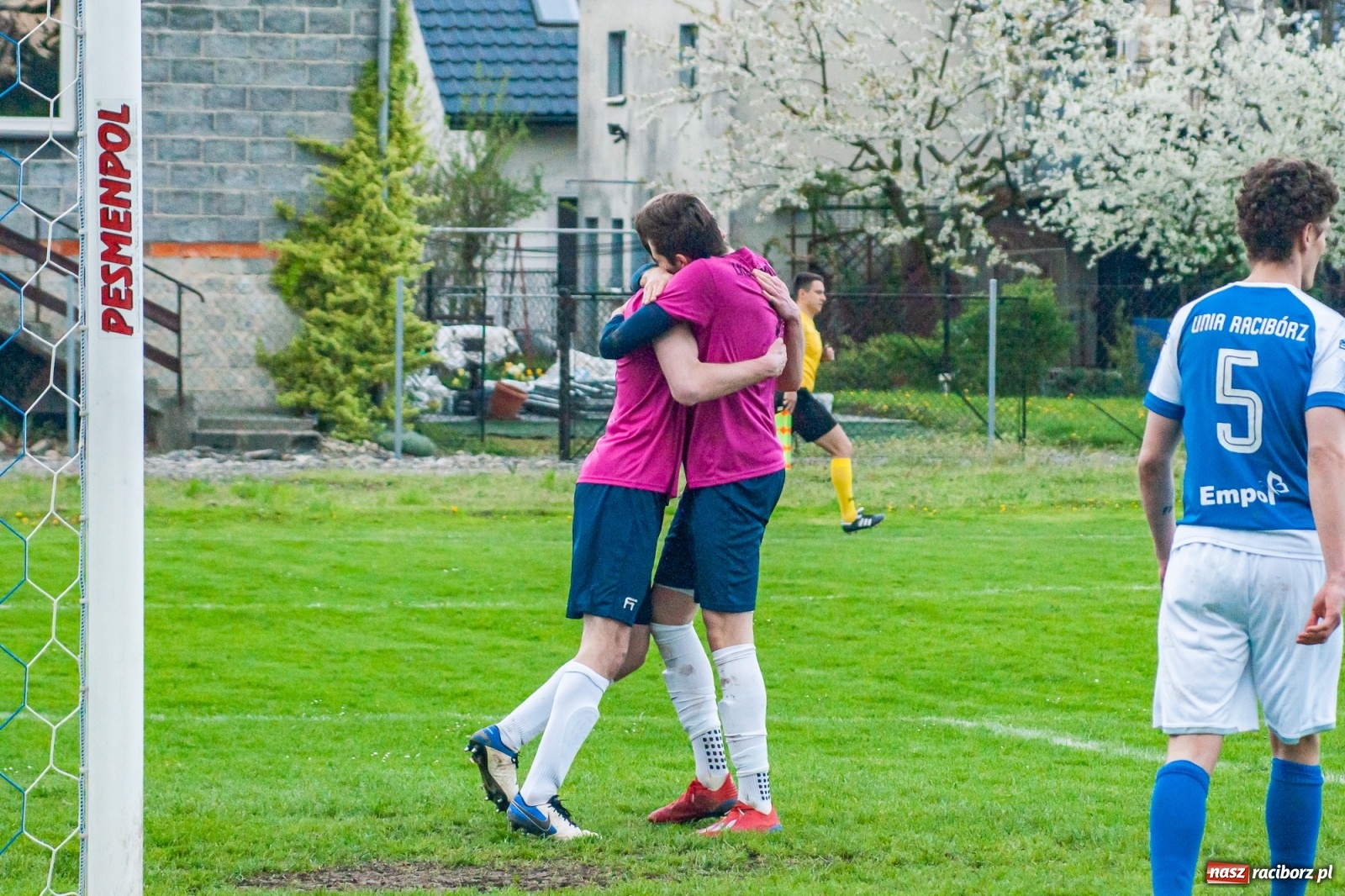 Zdjęcie w galerii na portalu naszraciborz.pl: Unia Racibórz nie potrafi odbić się od dna. Kolejna wygrana Krzyżanowic [FOTO] wiadomości z regionu