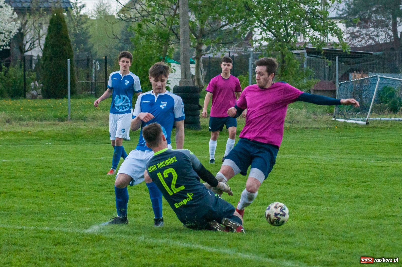 Zdjęcie w galerii na portalu naszraciborz.pl: Unia Racibórz nie potrafi odbić się od dna. Kolejna wygrana Krzyżanowic [FOTO] wiadomości z regionu