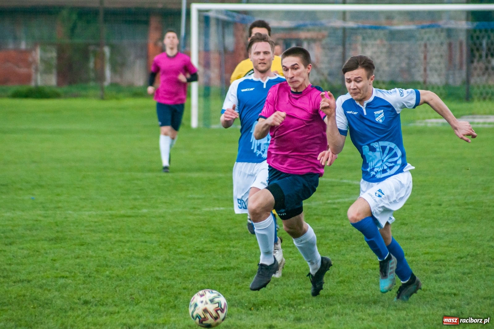 Zdjęcie w galerii na portalu naszraciborz.pl: Unia Racibórz nie potrafi odbić się od dna. Kolejna wygrana Krzyżanowic [FOTO] wiadomości z regionu