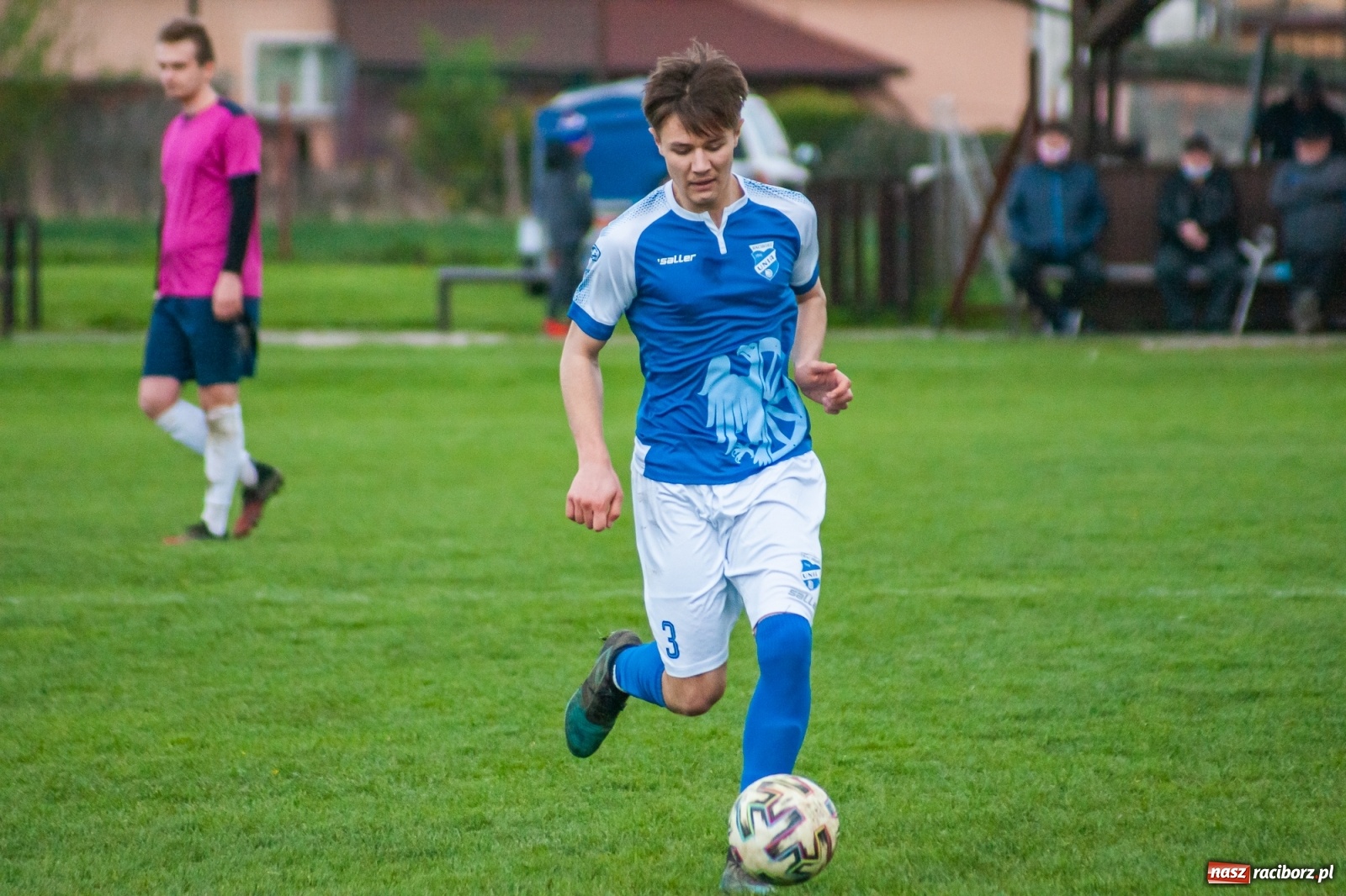 Zdjęcie w galerii na portalu naszraciborz.pl: Unia Racibórz nie potrafi odbić się od dna. Kolejna wygrana Krzyżanowic [FOTO] wiadomości z regionu