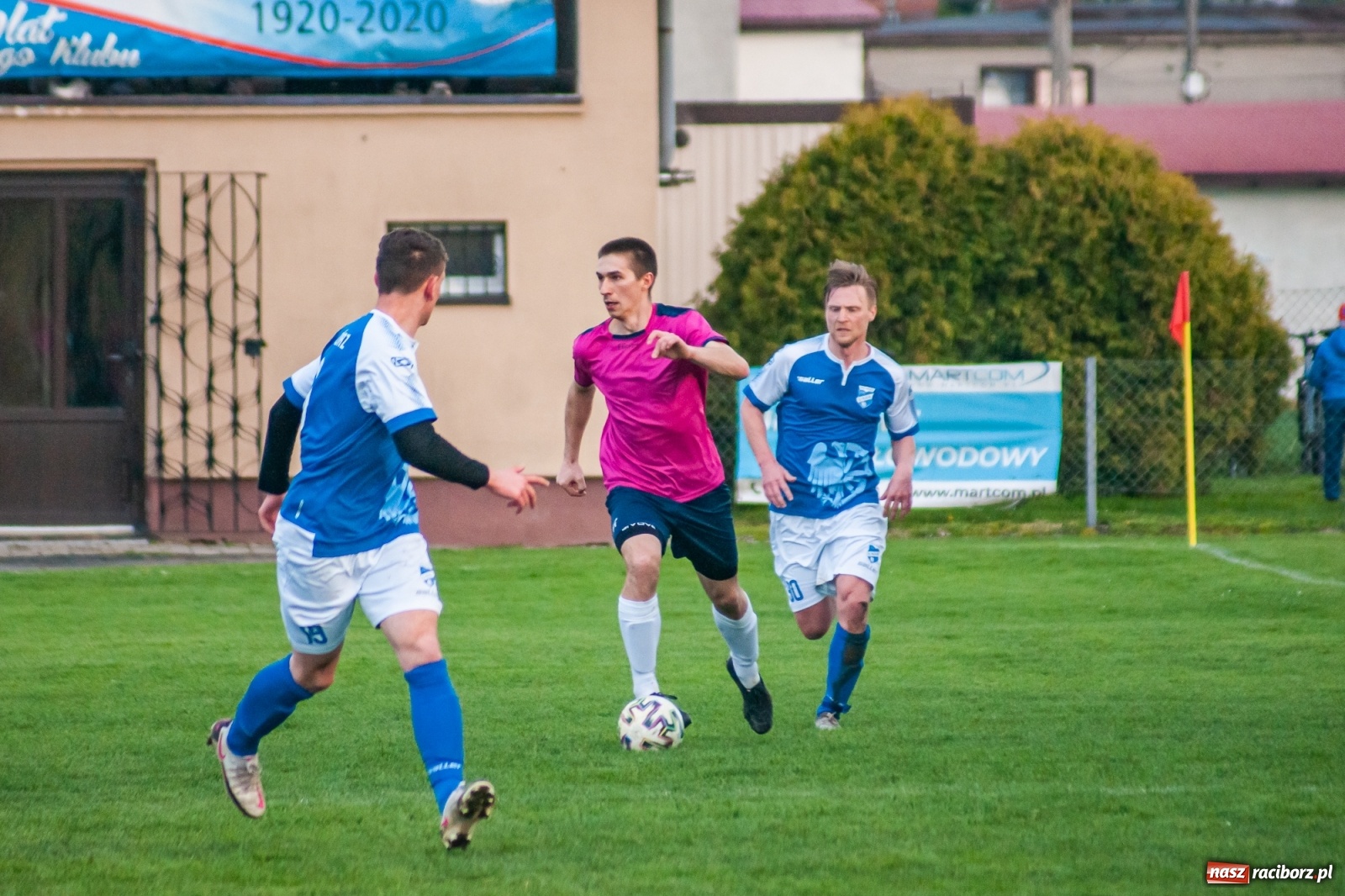 Zdjęcie w galerii na portalu naszraciborz.pl: Unia Racibórz nie potrafi odbić się od dna. Kolejna wygrana Krzyżanowic [FOTO] wiadomości z regionu