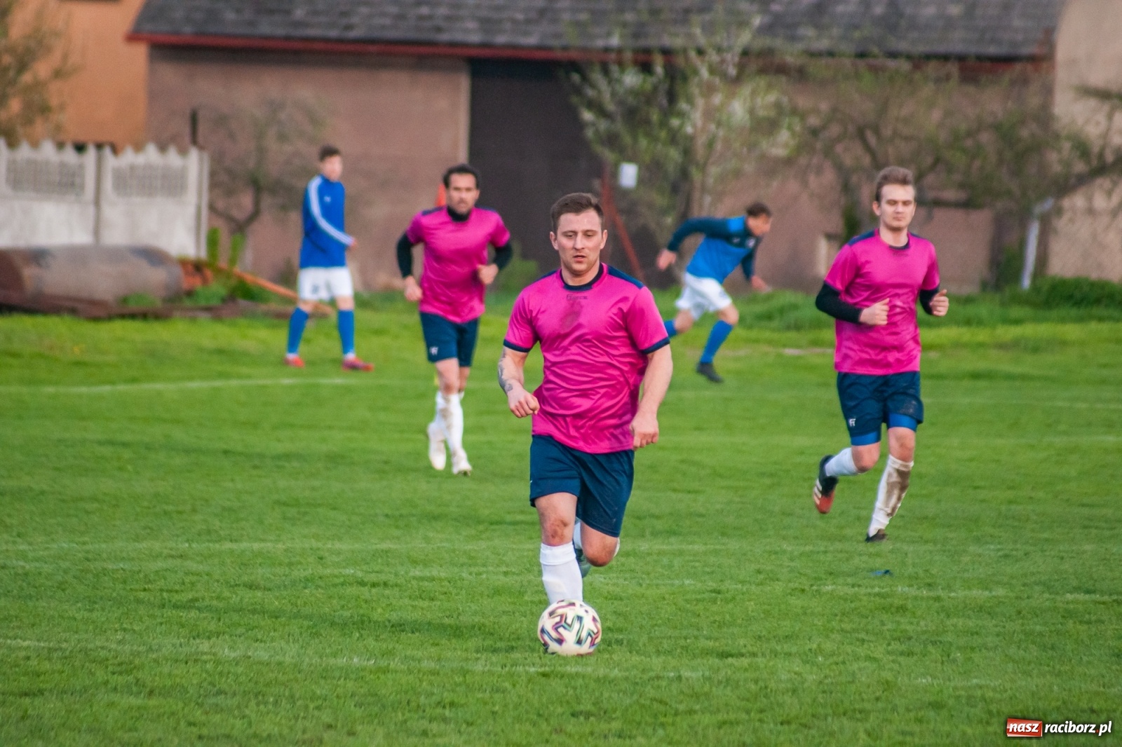 Zdjęcie w galerii na portalu naszraciborz.pl: Unia Racibórz nie potrafi odbić się od dna. Kolejna wygrana Krzyżanowic [FOTO] wiadomości z regionu