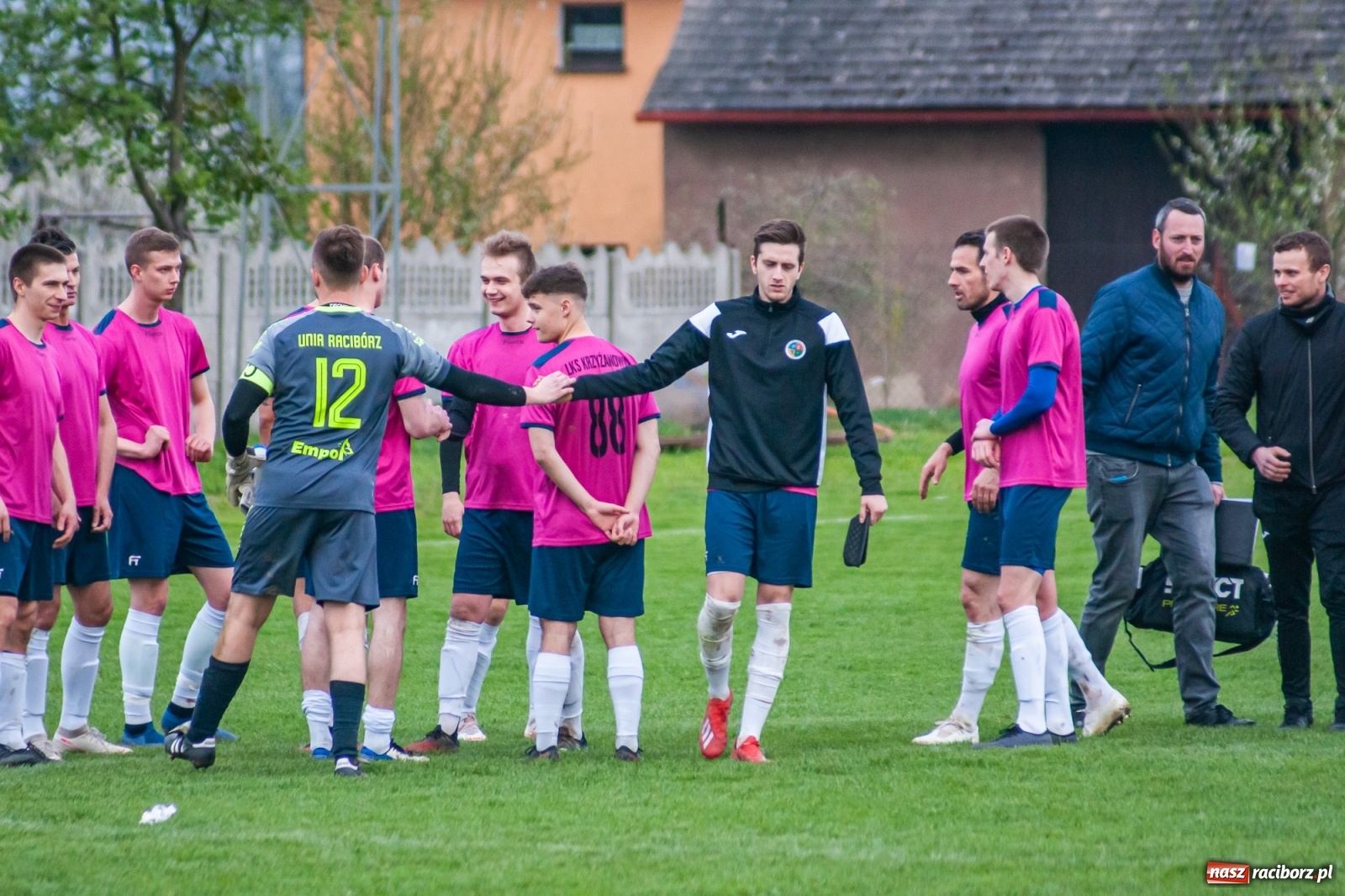 Zdjęcie w galerii na portalu naszraciborz.pl: Unia Racibórz nie potrafi odbić się od dna. Kolejna wygrana Krzyżanowic [FOTO] wiadomości z regionu