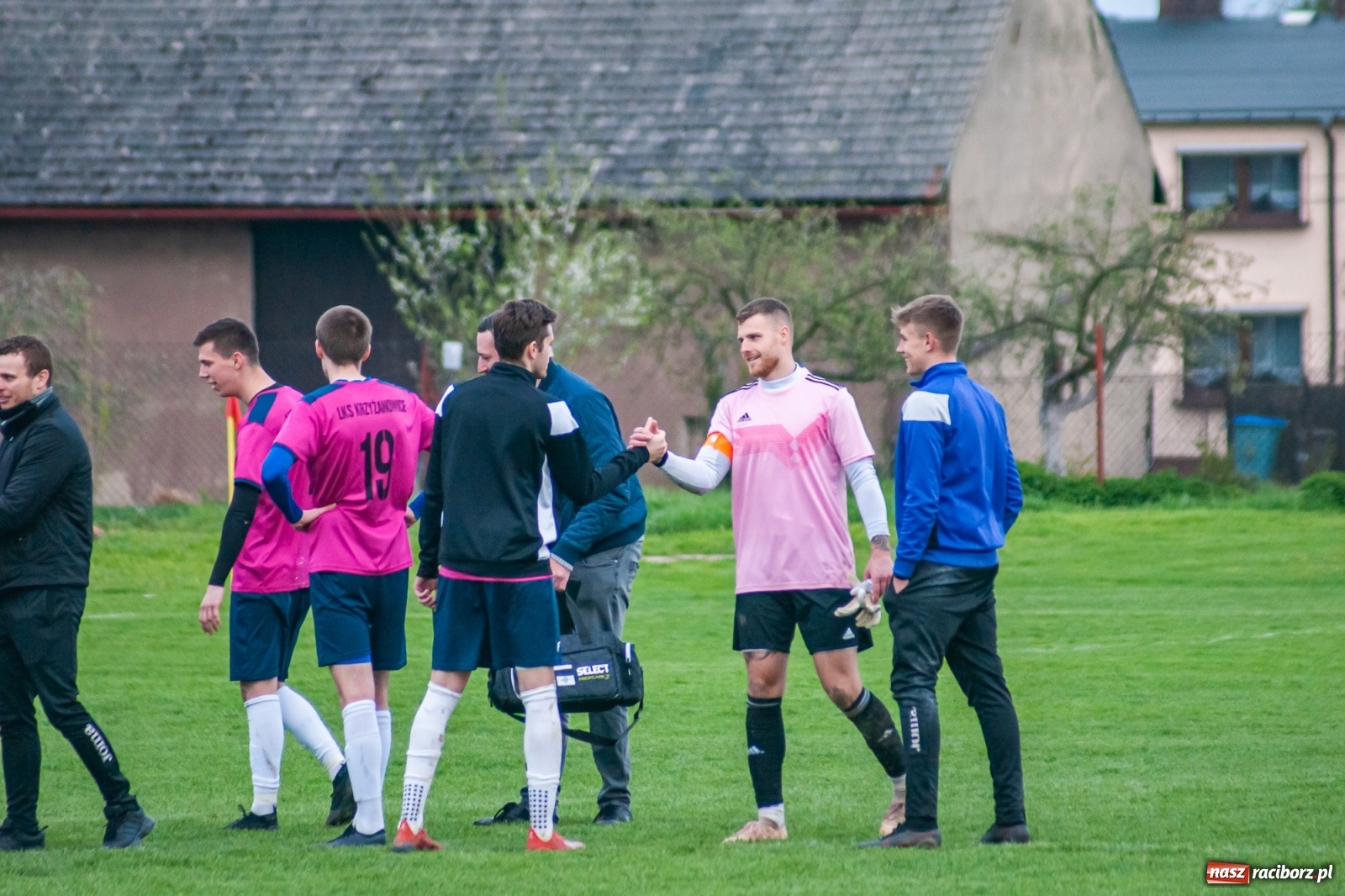 Zdjęcie w galerii na portalu naszraciborz.pl: Unia Racibórz nie potrafi odbić się od dna. Kolejna wygrana Krzyżanowic [FOTO] wiadomości z regionu