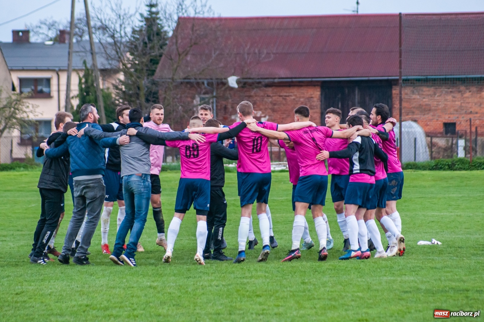 Zdjęcie w galerii na portalu naszraciborz.pl: Unia Racibórz nie potrafi odbić się od dna. Kolejna wygrana Krzyżanowic [FOTO] wiadomości z regionu