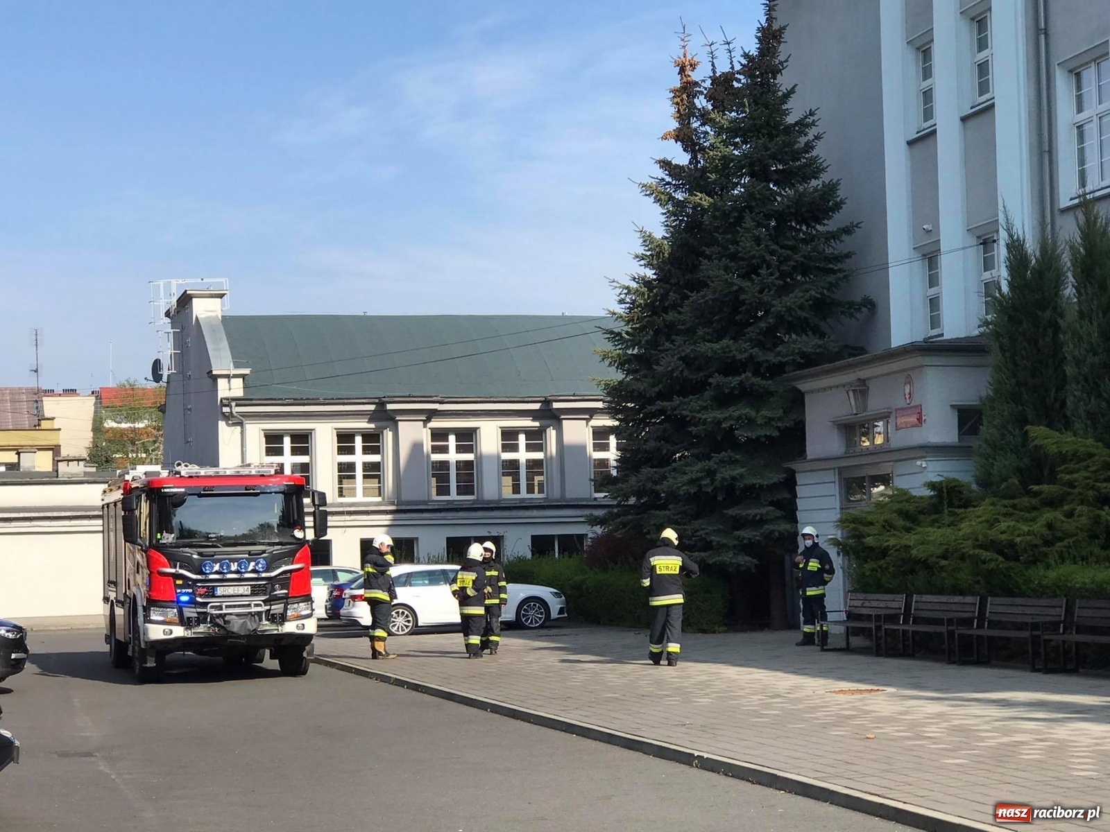 Zdjęcie w galerii na portalu naszraciborz.pl: Alarmy bombowe w raciborskich szkołach  wiadomości z regionu