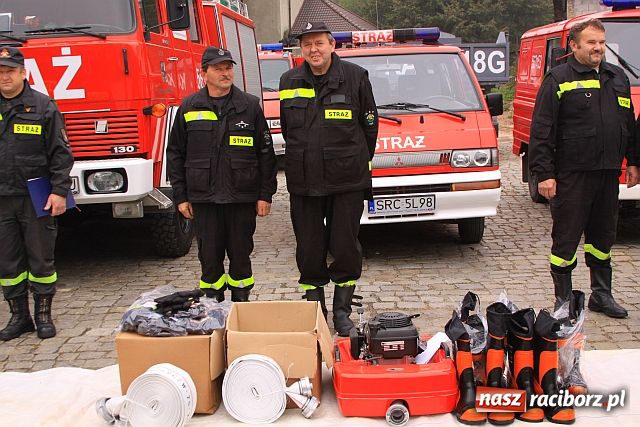 Zdjęcie w galerii na portalu naszraciborz.pl: Strażacy ochotnicy dostali sprzęt wiadomości z regionu