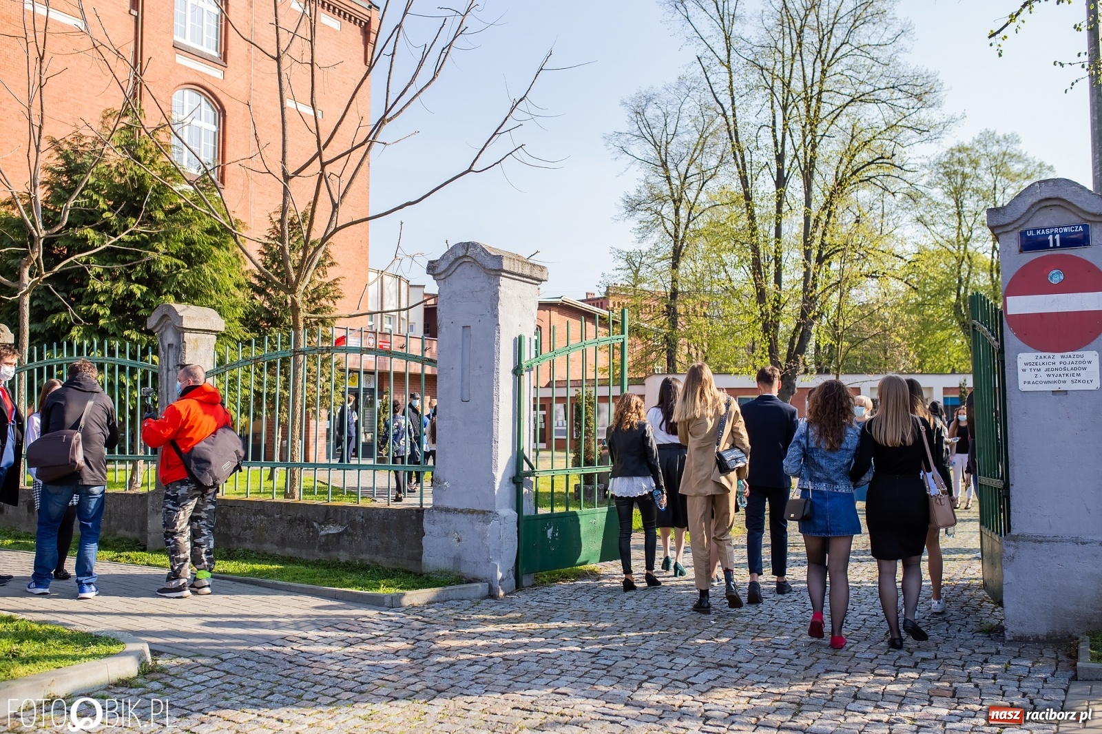 Zdjęcie w galerii na portalu naszraciborz.pl: Ruszyły matury 2021. Lalka i Ziemia Obiecana z języka polskiego wiadomości z regionu