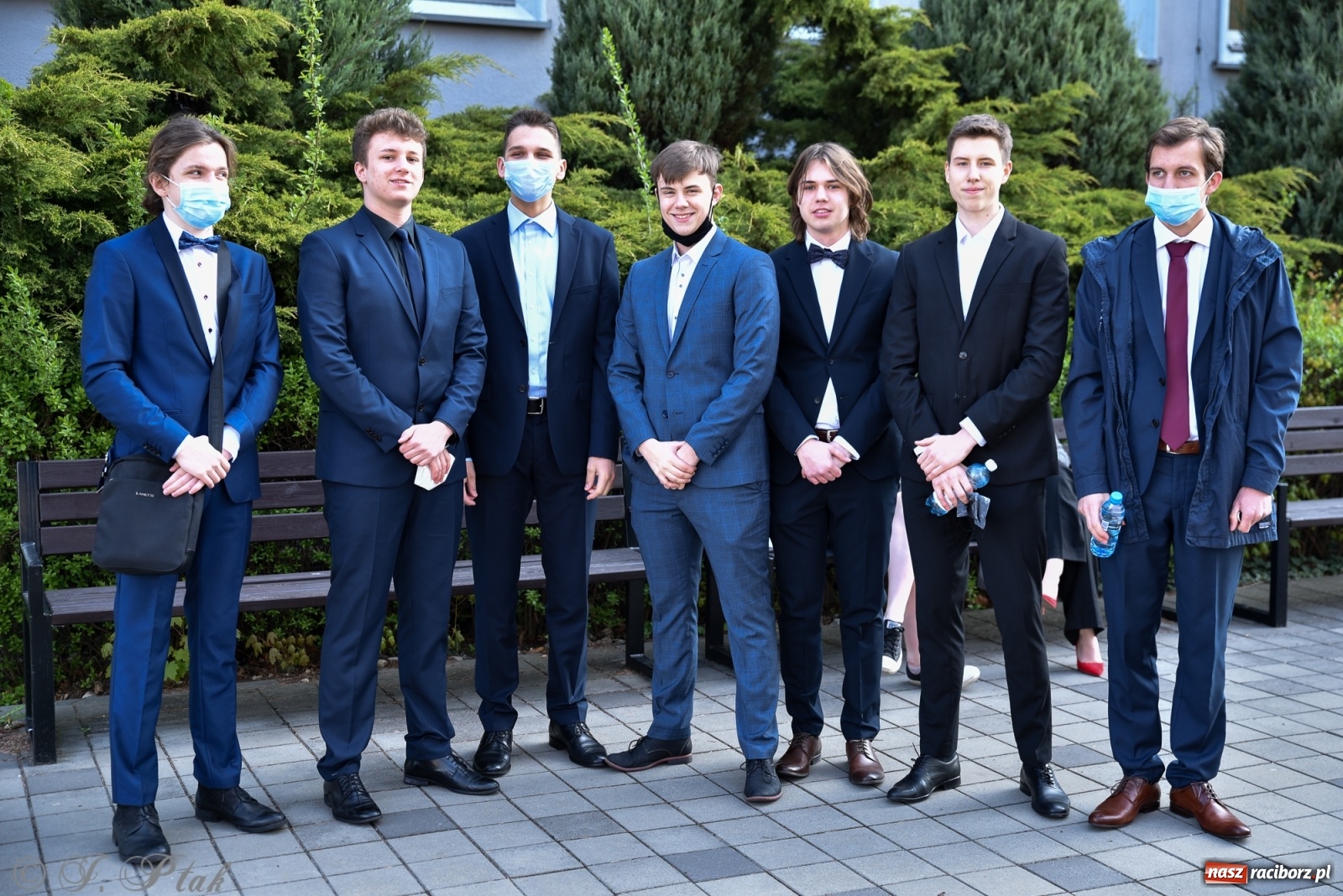 Zdjęcie w galerii na portalu naszraciborz.pl: Ruszyły matury 2021. Lalka i Ziemia Obiecana z języka polskiego wiadomości z regionu