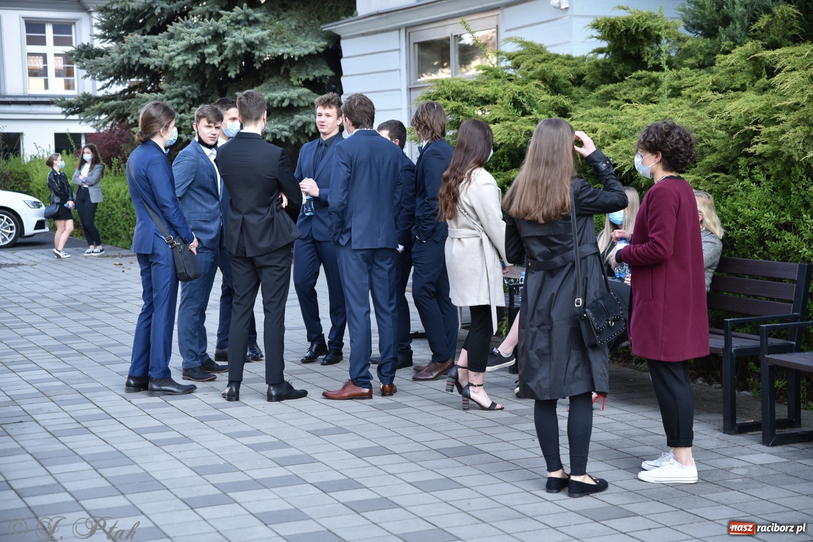 Zdjęcie w galerii na portalu naszraciborz.pl: Ruszyły matury 2021. Lalka i Ziemia Obiecana z języka polskiego wiadomości z regionu