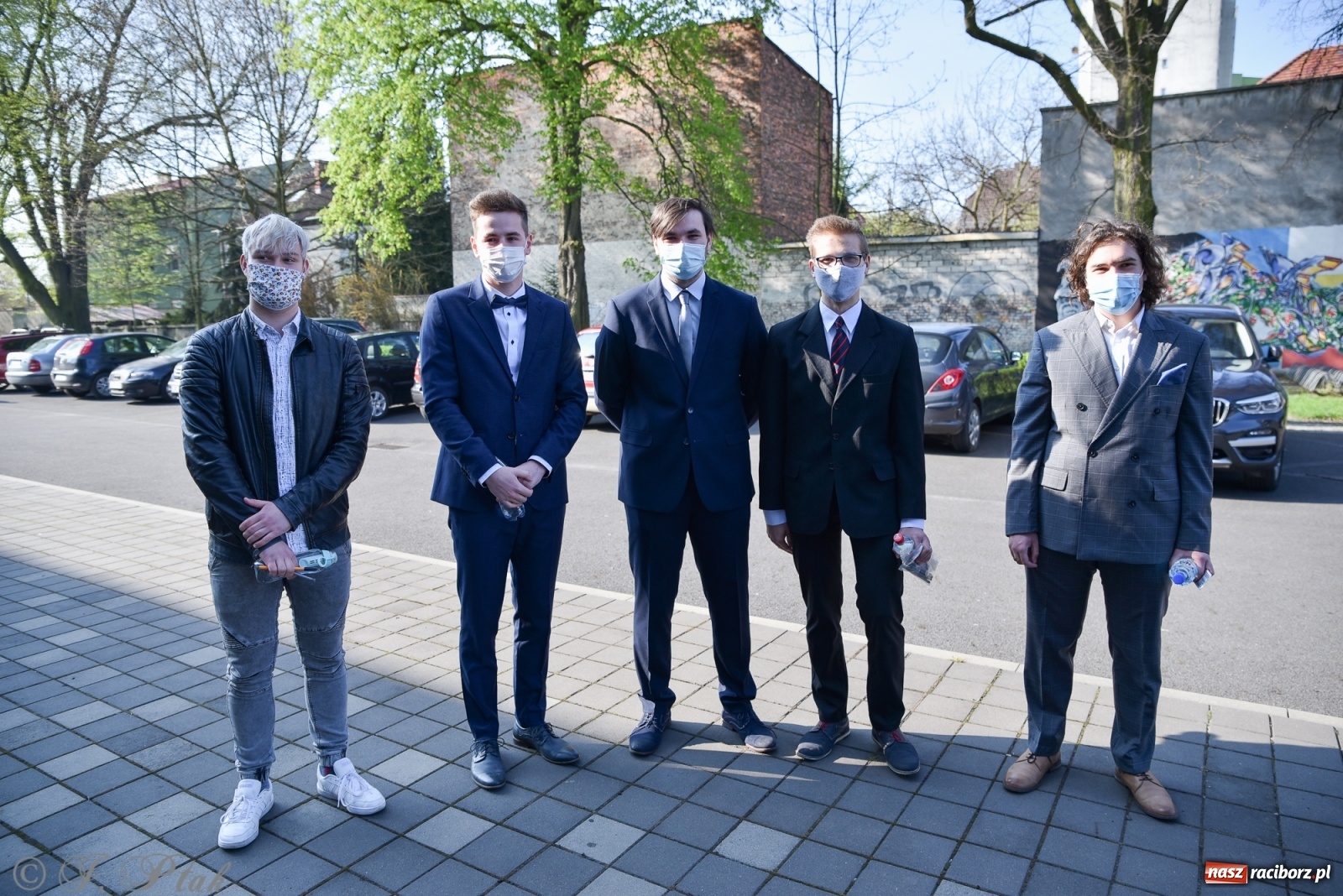 Zdjęcie w galerii na portalu naszraciborz.pl: Ruszyły matury 2021. Lalka i Ziemia Obiecana z języka polskiego wiadomości z regionu