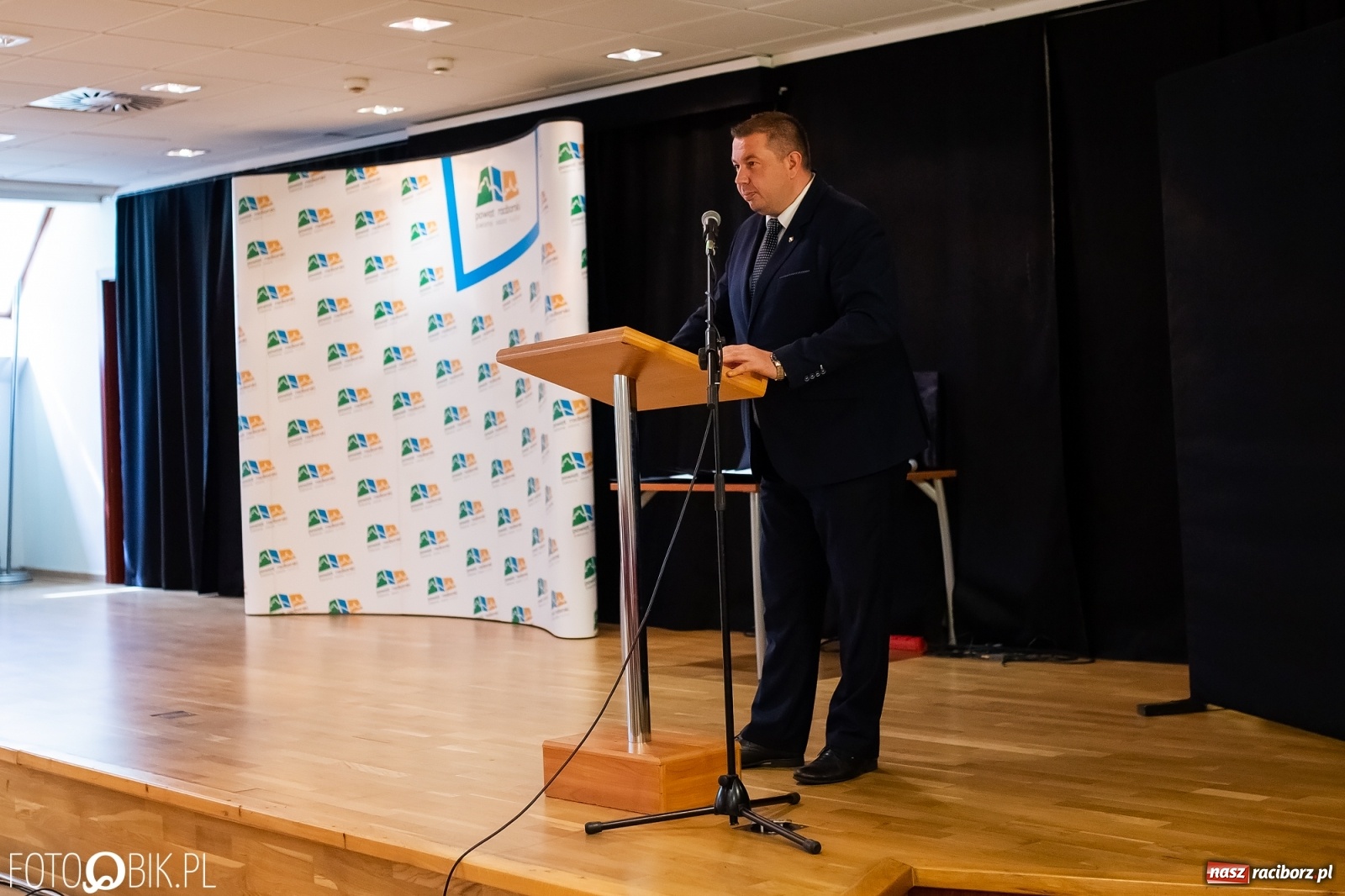 Zdjęcie w galerii na portalu naszraciborz.pl: Starosta wręczył na zamku nagrody dla działaczy i trenerów wiadomości z regionu