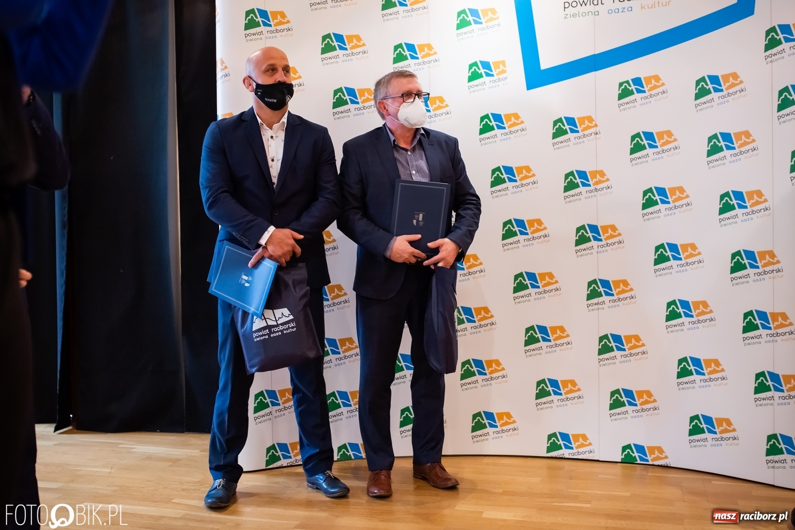 Zdjęcie w galerii na portalu naszraciborz.pl: Starosta wręczył na zamku nagrody dla działaczy i trenerów wiadomości z regionu