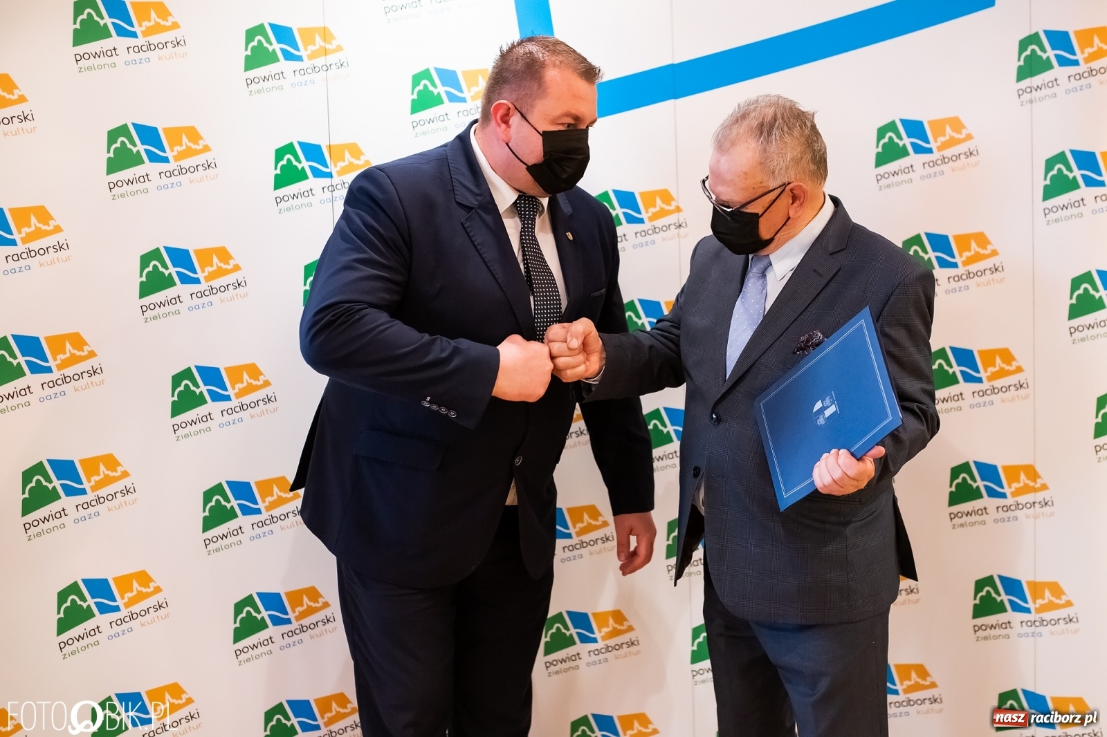 Zdjęcie w galerii na portalu naszraciborz.pl: Starosta wręczył na zamku nagrody dla działaczy i trenerów wiadomości z regionu