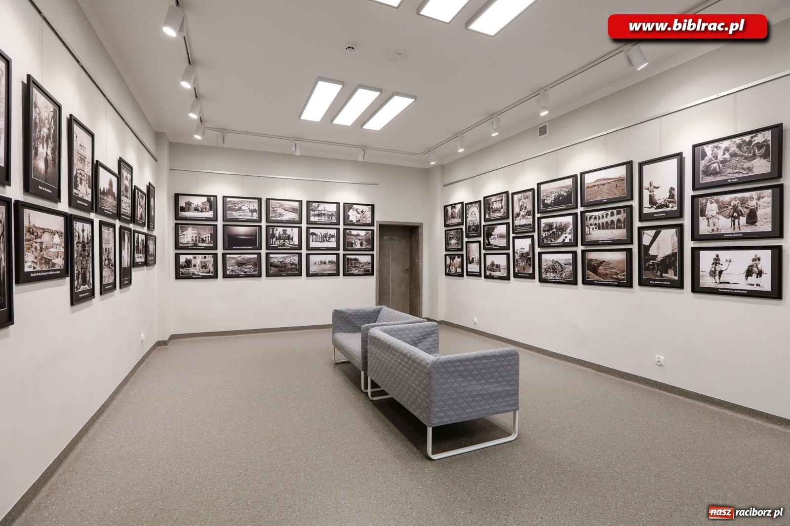 Zdjęcie w galerii na portalu naszraciborz.pl: Ziemia Święta w perspektywie Stanisława Ligonia. Wystawa w bibliotece wiadomości z regionu