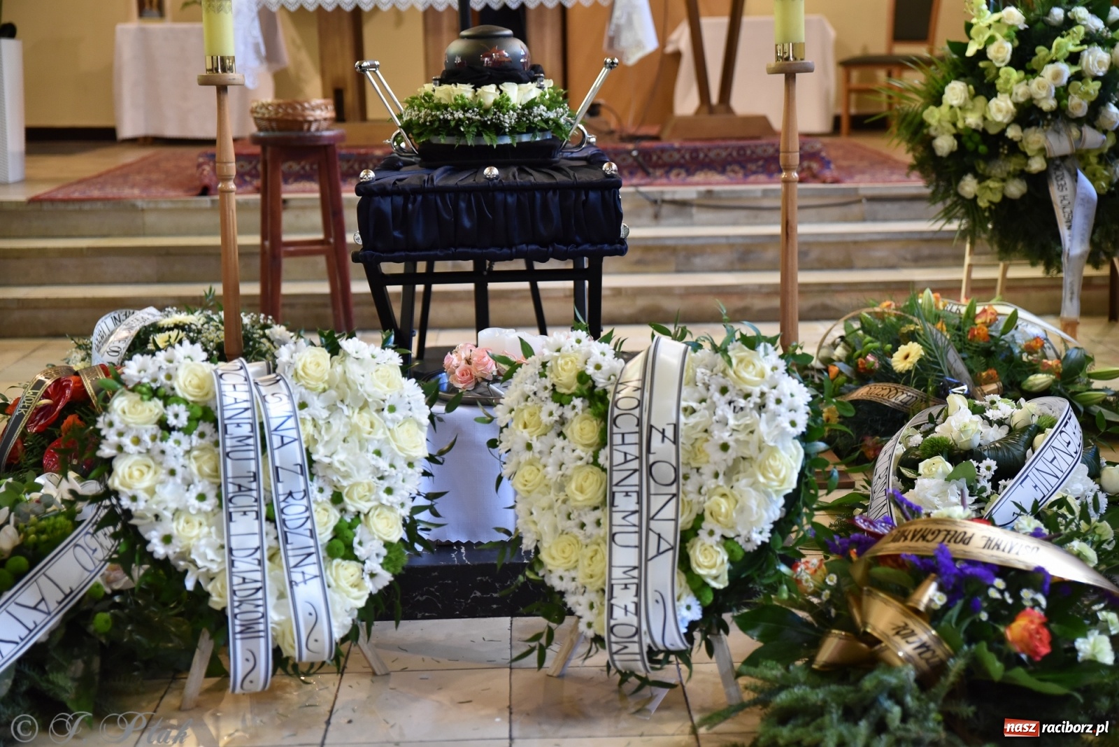 Zdjęcie w galerii na portalu naszraciborz.pl: Ostatnie pożegnanie doktora Stanisława Morawca [FOTO] wiadomości z regionu