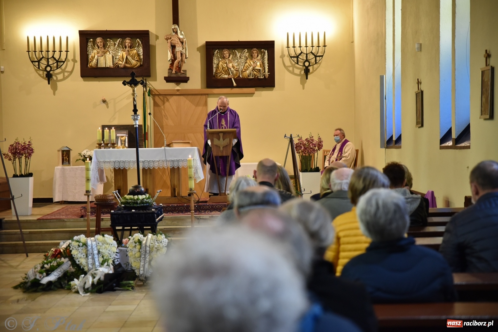 Zdjęcie w galerii na portalu naszraciborz.pl: Ostatnie pożegnanie doktora Stanisława Morawca [FOTO] wiadomości z regionu
