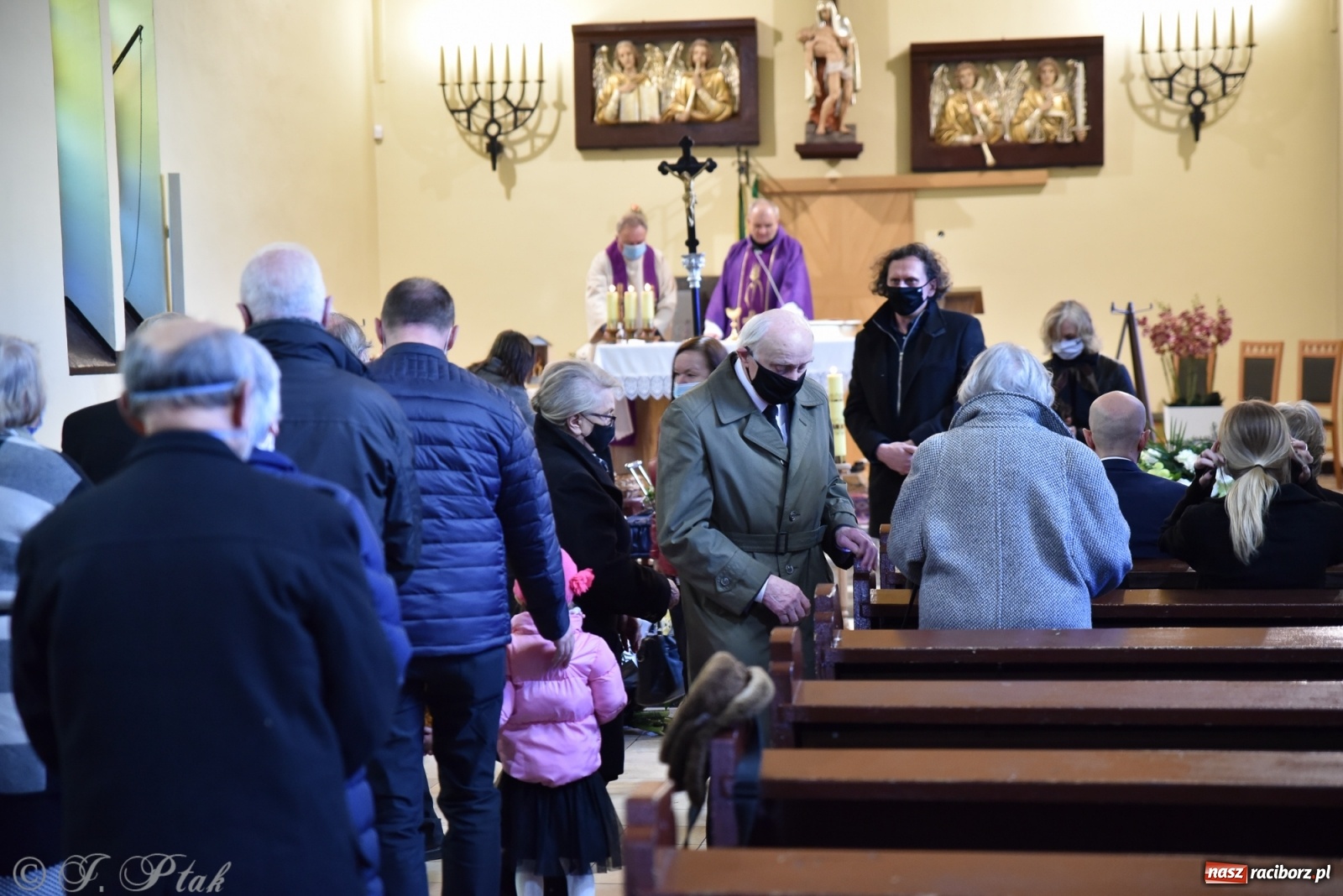 Zdjęcie w galerii na portalu naszraciborz.pl: Ostatnie pożegnanie doktora Stanisława Morawca [FOTO] wiadomości z regionu
