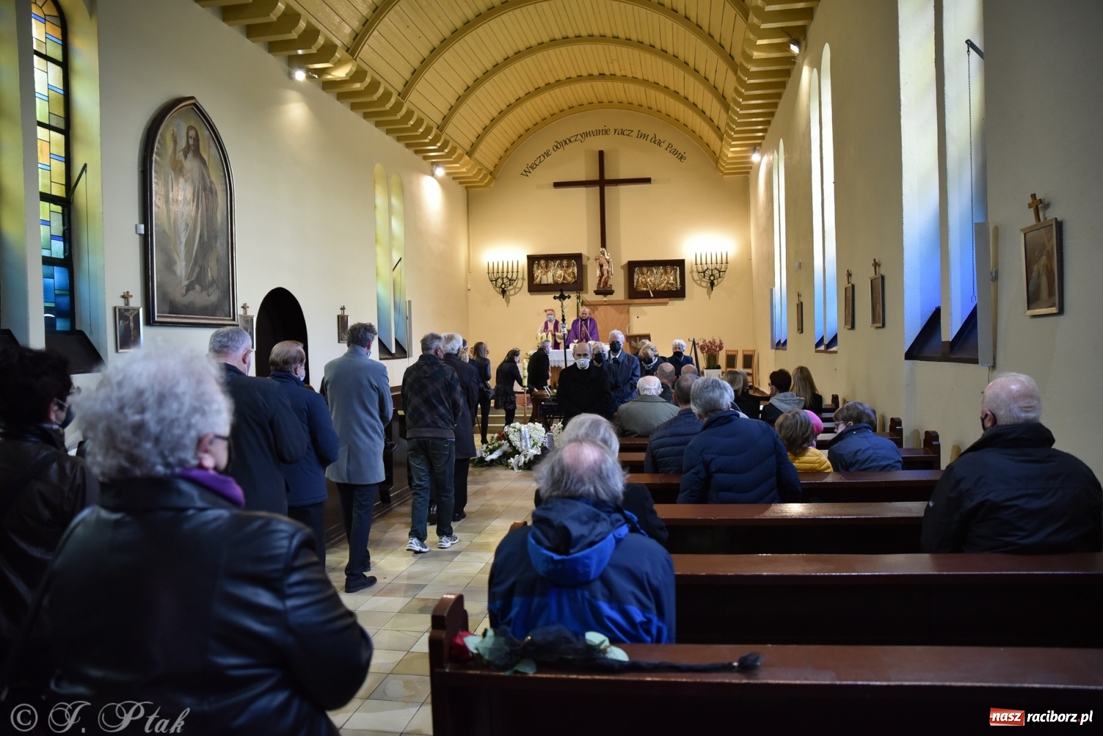 Zdjęcie w galerii na portalu naszraciborz.pl: Ostatnie pożegnanie doktora Stanisława Morawca [FOTO] wiadomości z regionu