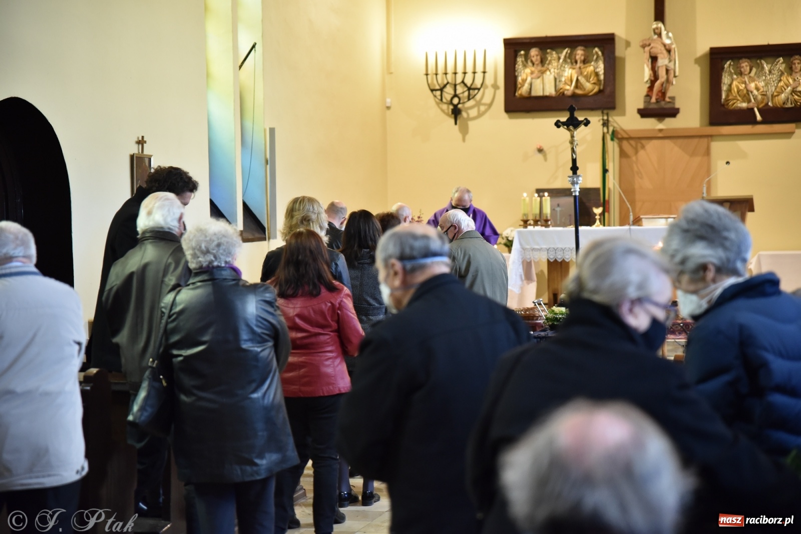 Zdjęcie w galerii na portalu naszraciborz.pl: Ostatnie pożegnanie doktora Stanisława Morawca [FOTO] wiadomości z regionu