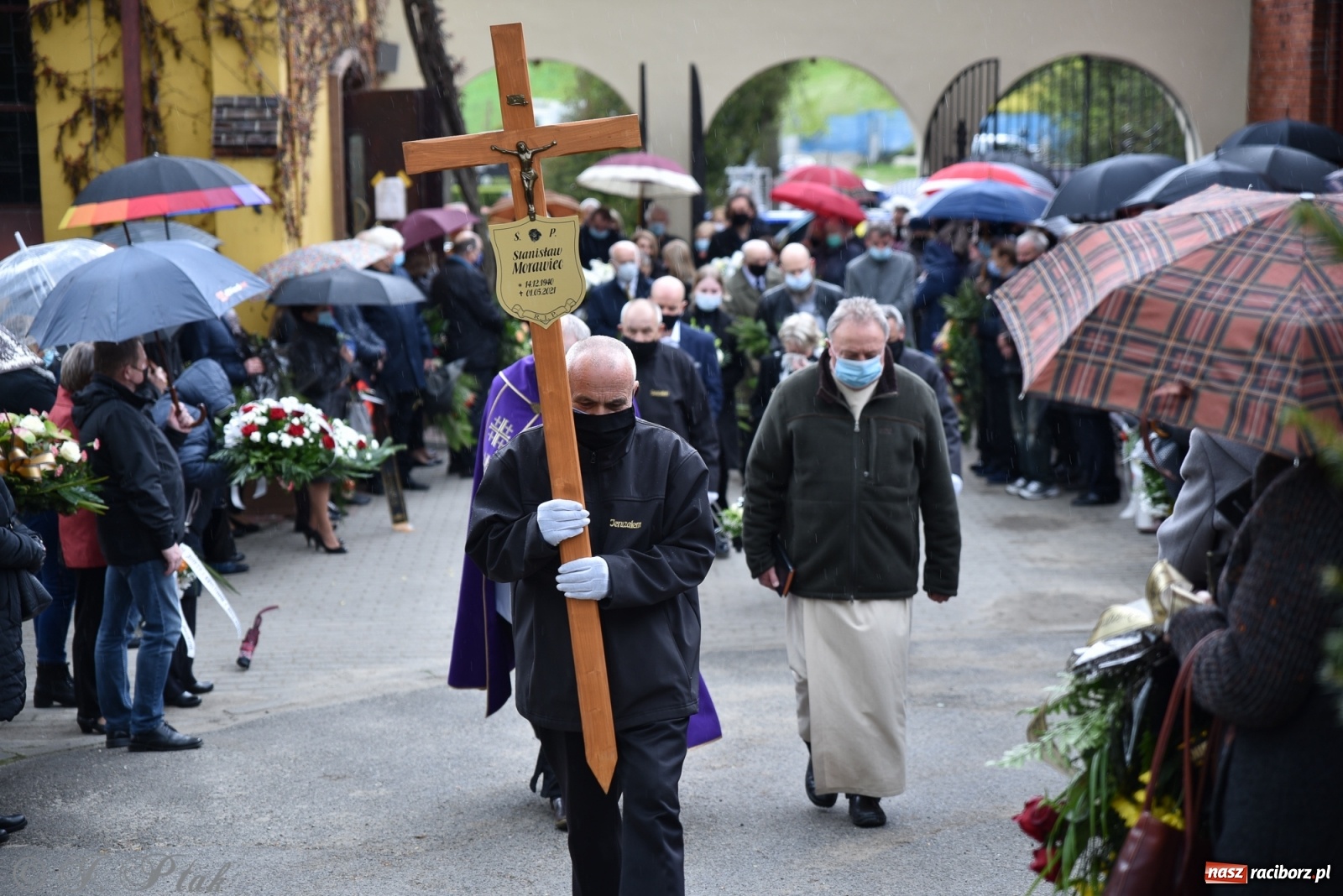 Zdjęcie w galerii na portalu naszraciborz.pl: Ostatnie pożegnanie doktora Stanisława Morawca [FOTO] wiadomości z regionu