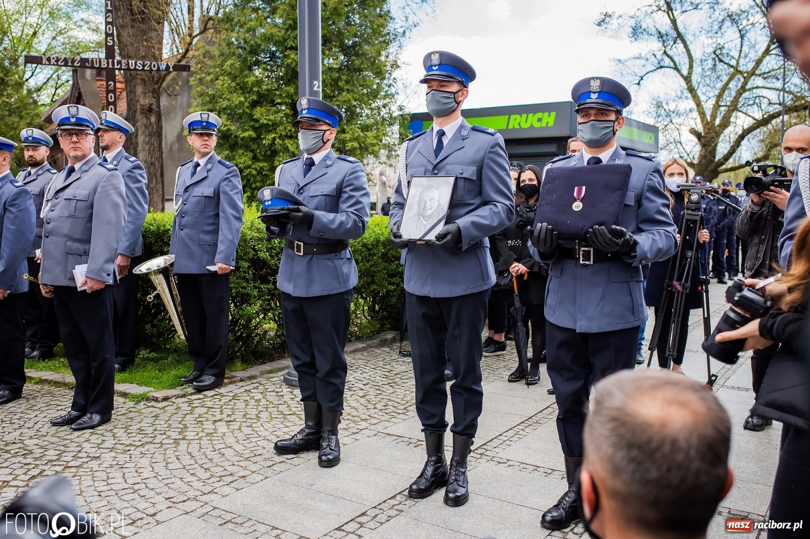Zdjęcie w galerii na portalu naszraciborz.pl: Uroczystości pogrzebowe śp. asp. Michała Kędzierskiego [FOTO i WIDEO]  wiadomości z regionu