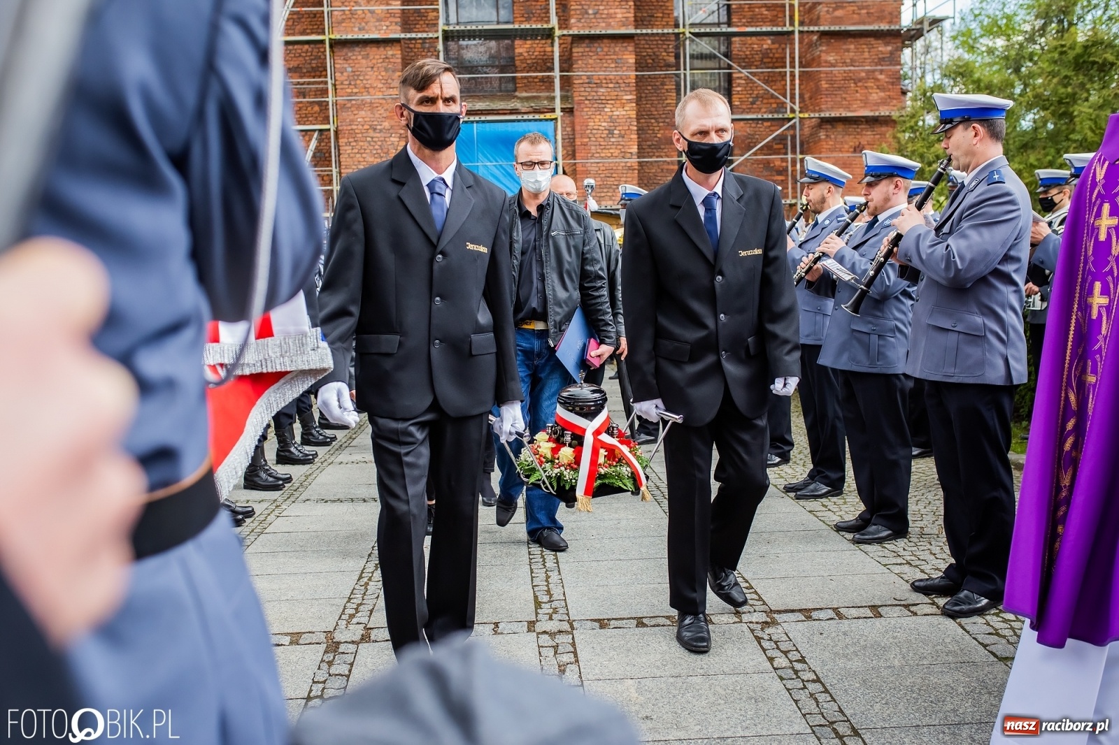 Zdjęcie w galerii na portalu naszraciborz.pl: Uroczystości pogrzebowe śp. asp. Michała Kędzierskiego [FOTO i WIDEO]  wiadomości z regionu