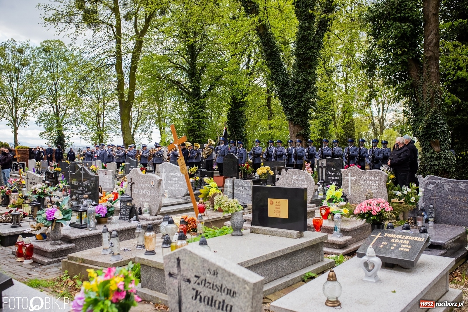 Zdjęcie w galerii na portalu naszraciborz.pl: Uroczystości pogrzebowe śp. asp. Michała Kędzierskiego [FOTO i WIDEO]  wiadomości z regionu